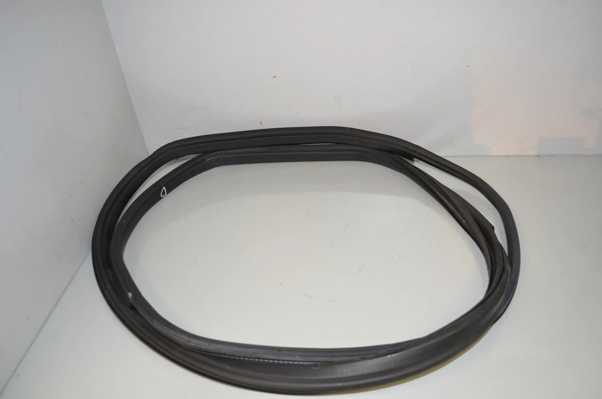 Front Right Door Seal Rubber – OEM 7361018 · BMW i3 (I01) Electric 2019 – 3