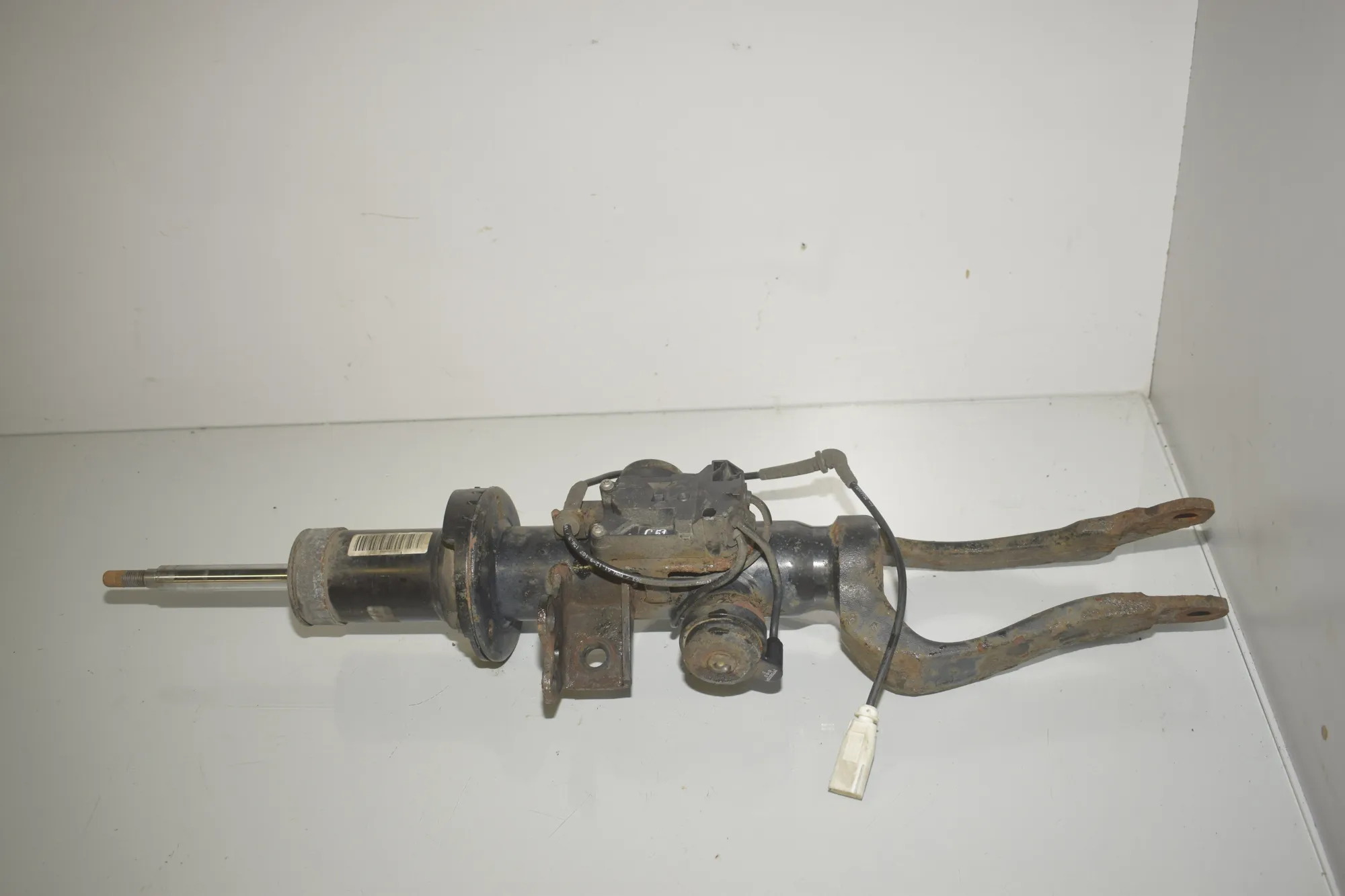 Front Left Shock Absorber – OEM 6796857 · BMW 5 (F10) 530 d xDrive 2011