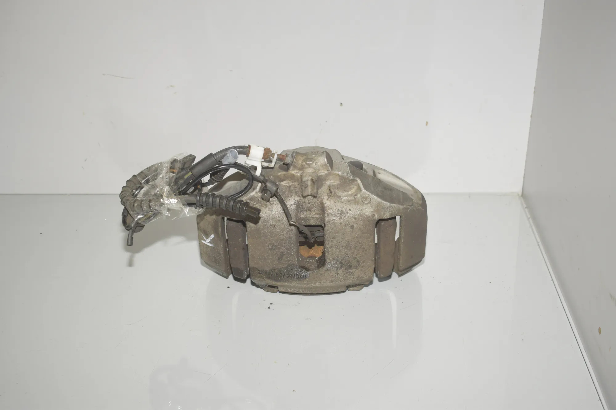 Front Left Brake Caliper – OEM 6786817 · BMW 5 (F10) 530 d xDrive 2011