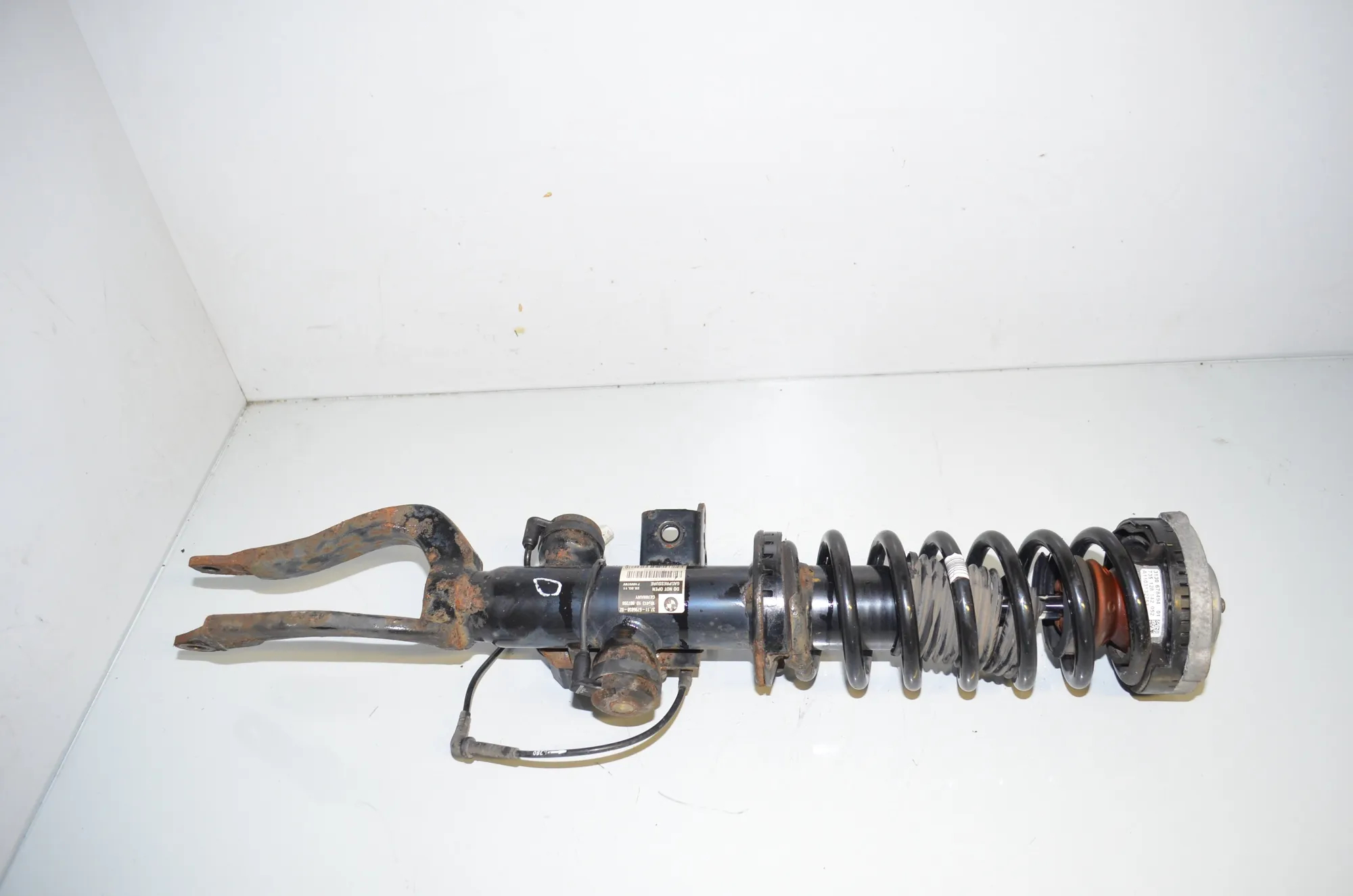 Front Right Shock Absorber – OEM 37116796858 · BMW 5 (F10) 530 d xDrive 2011