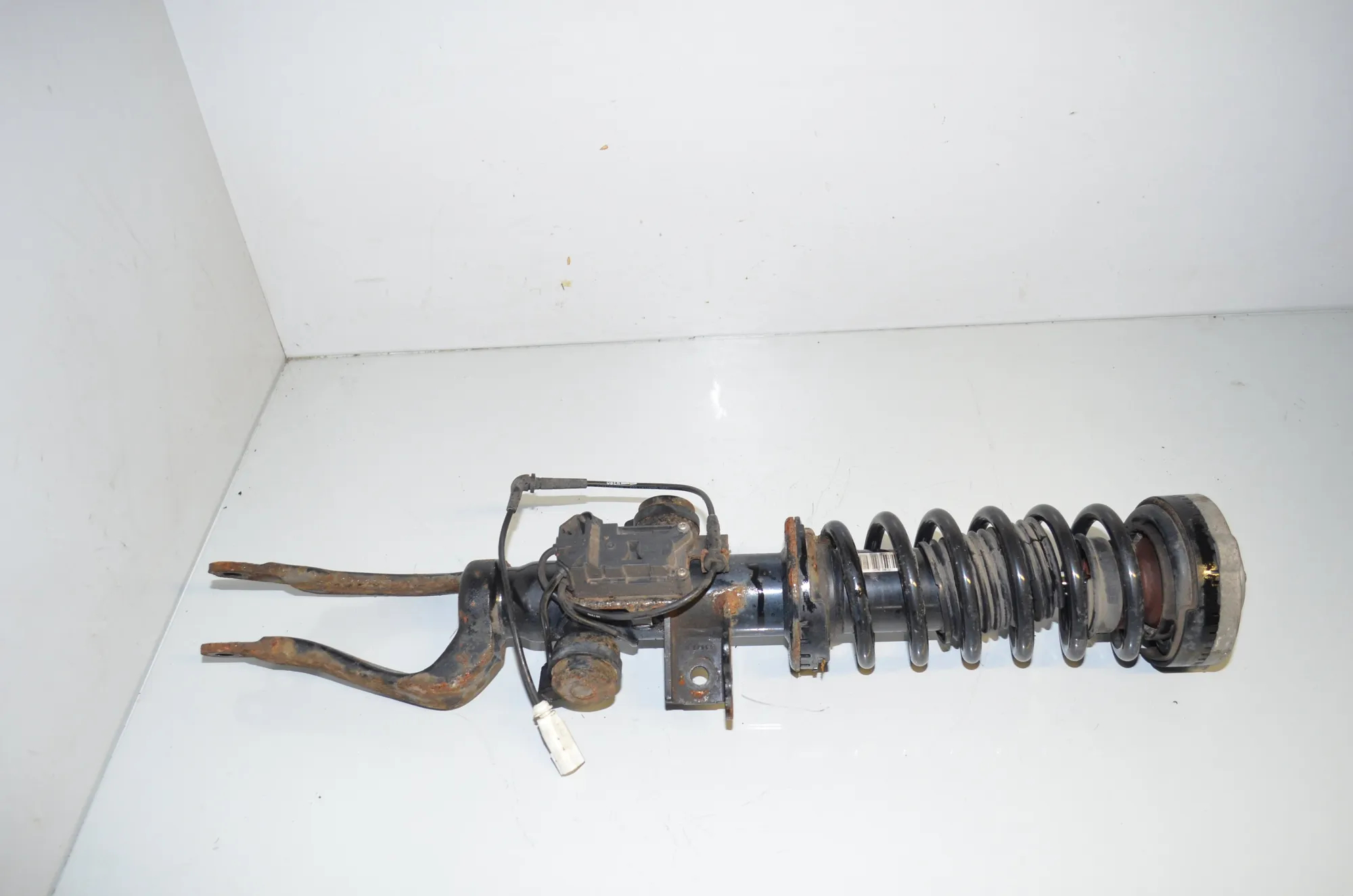 Front Right Shock Absorber – OEM 37116796858 · BMW 5 (F10) 530 d xDrive 2011 – 3