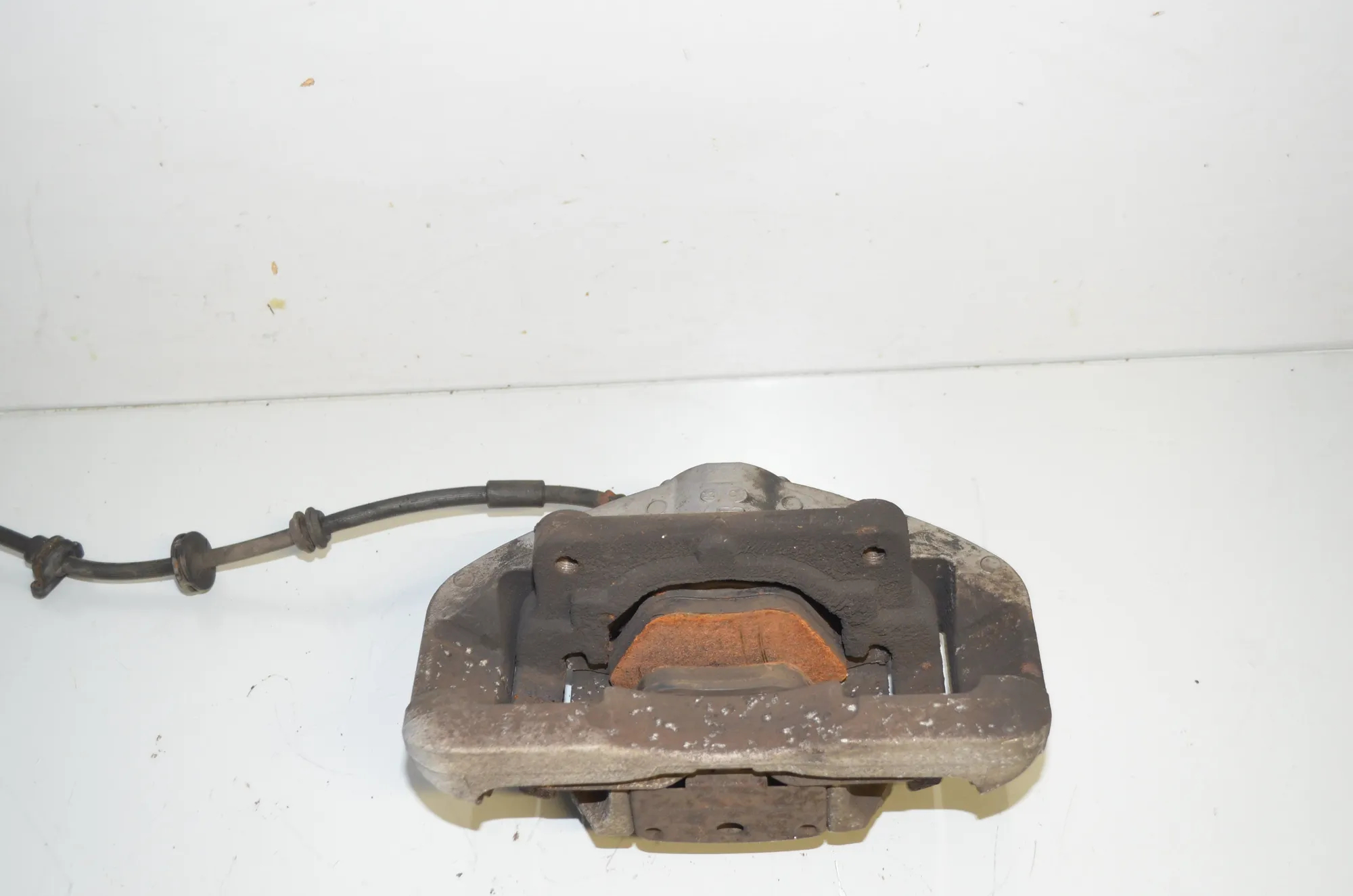 Front Right Brake Caliper – OEM 6792690 · BMW 5 (F10) 530 d xDrive 2011 – 3