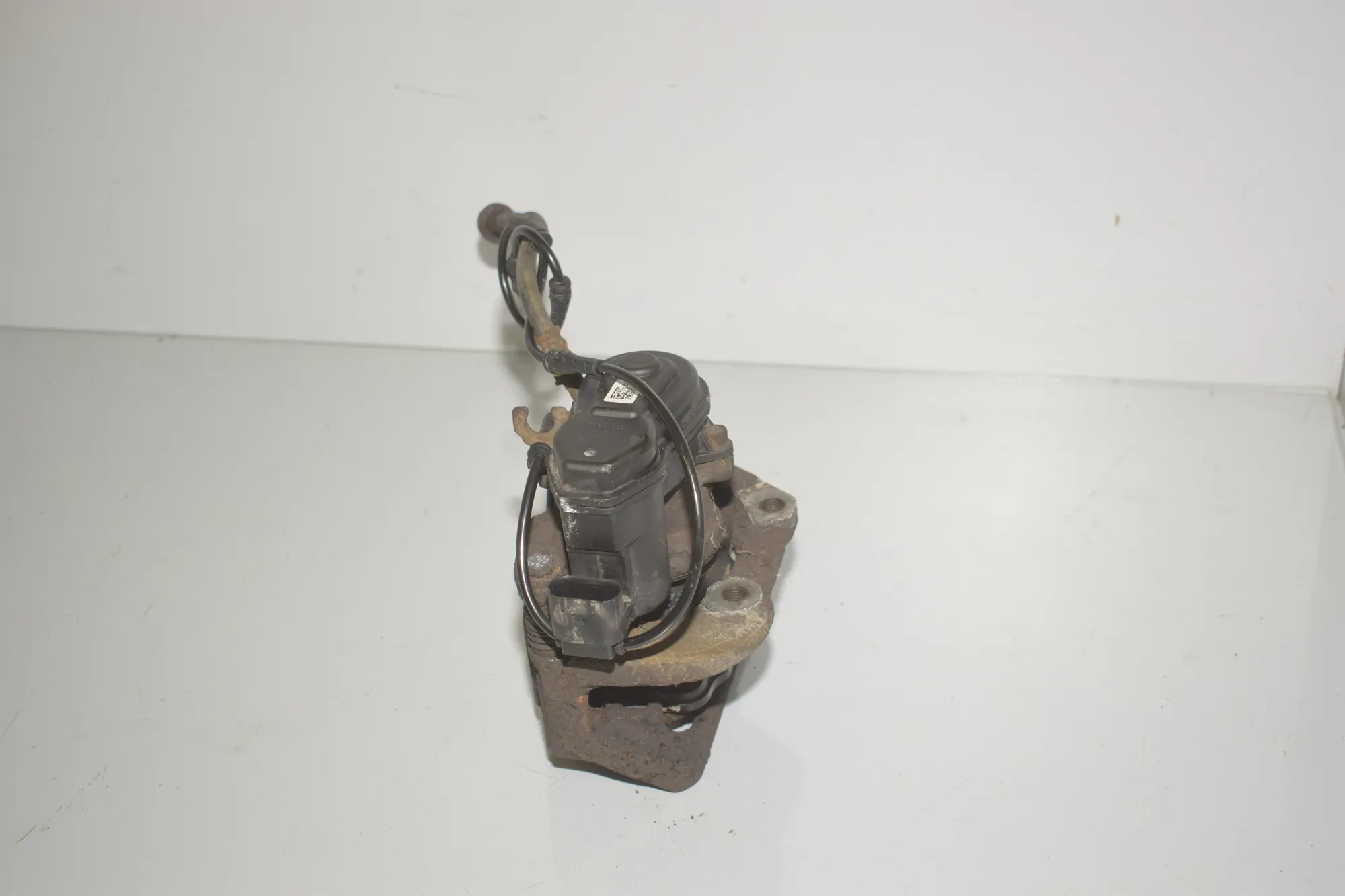 Rear Right Brake Caliper – OEM 6793048 · BMW 5 (F10) 530 d xDrive 2011 – 4