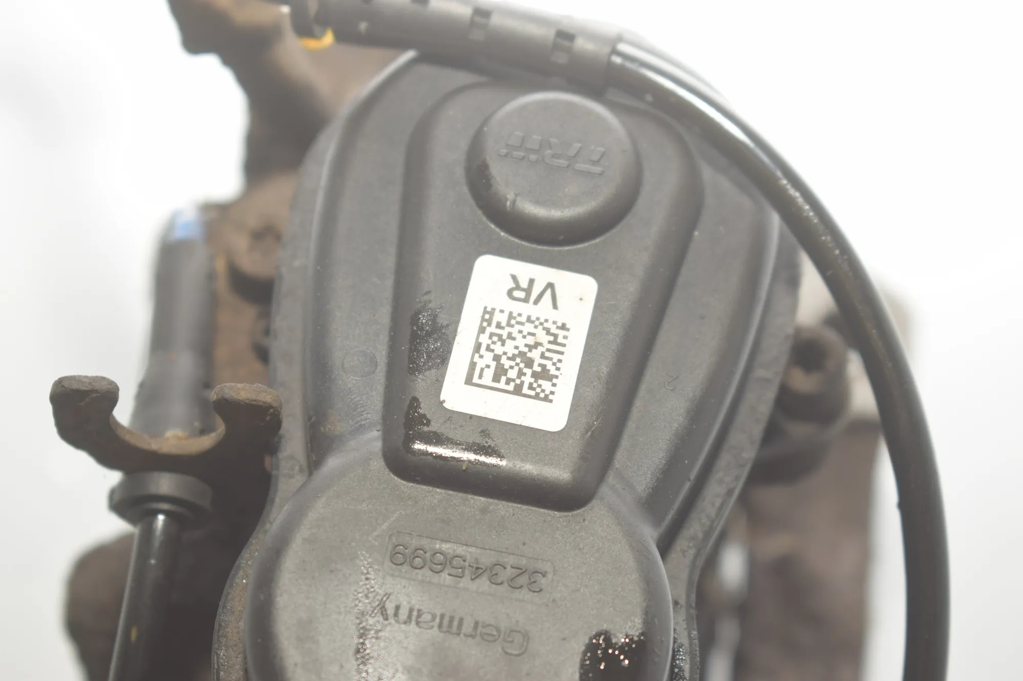 Rear Right Brake Caliper – OEM 6793048 · BMW 5 (F10) 530 d xDrive 2011 – 5