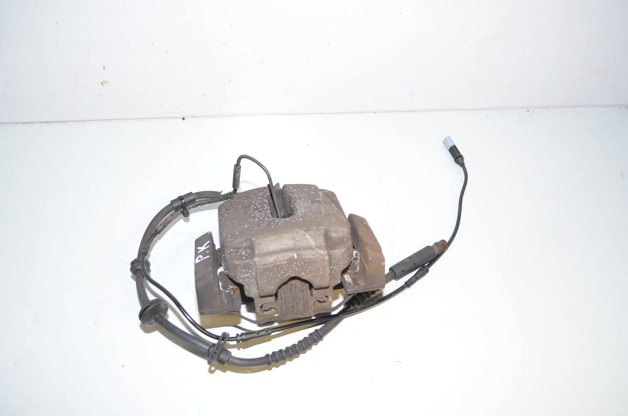Front Left Brake Caliper – OEM 6791919 · BMW 5 Touring (F11) 523 i 2011