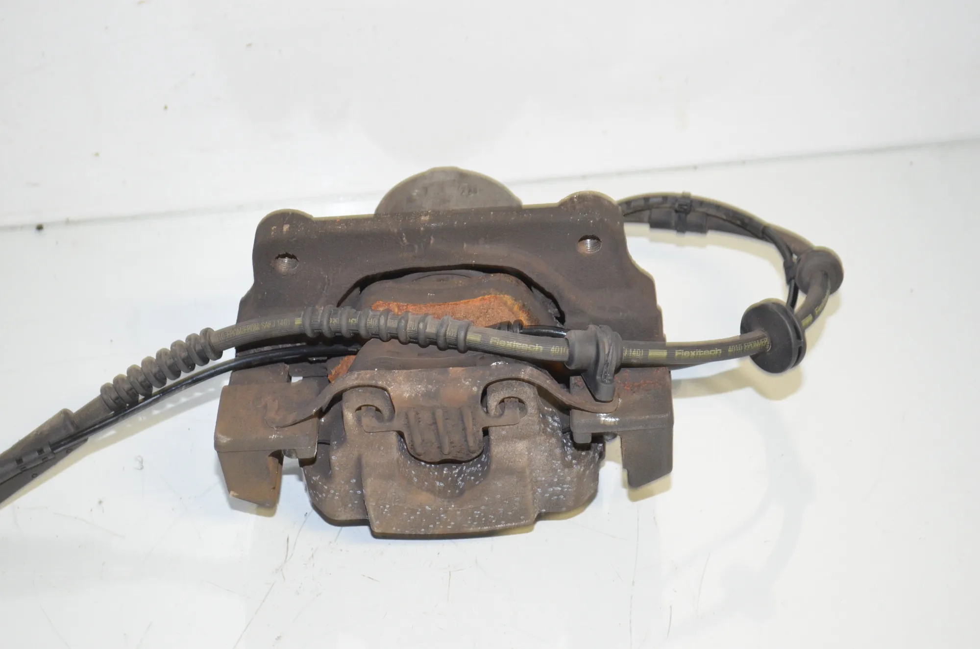 Front Left Brake Caliper – OEM 6791919 · BMW 5 Touring (F11) 523 i 2011 – 3
