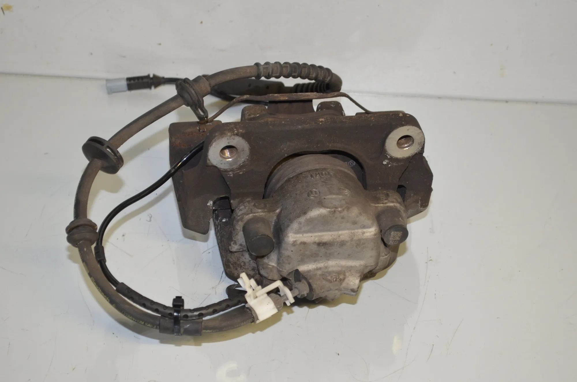 Front Left Brake Caliper – OEM 6791919 · BMW 5 Touring (F11) 523 i 2011 – 4