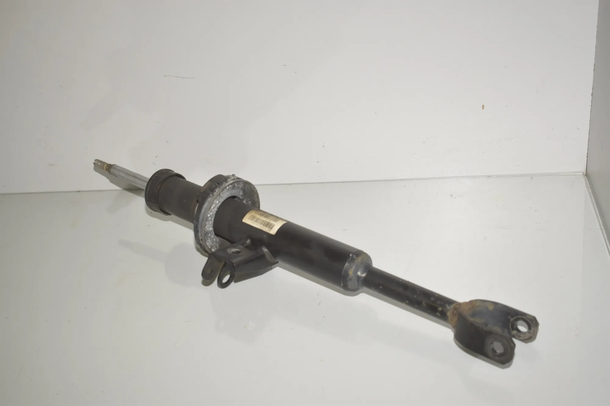 Front Right Shock Absorber – OEM 6797768 · BMW 5 Touring (F11) 530 d 2011 – 2