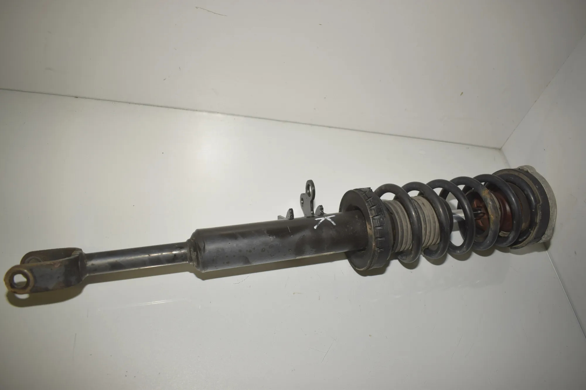 Front Left Shock Absorber – OEM 6777203 · BMW 5 (F10) 530 d 2012 – 4