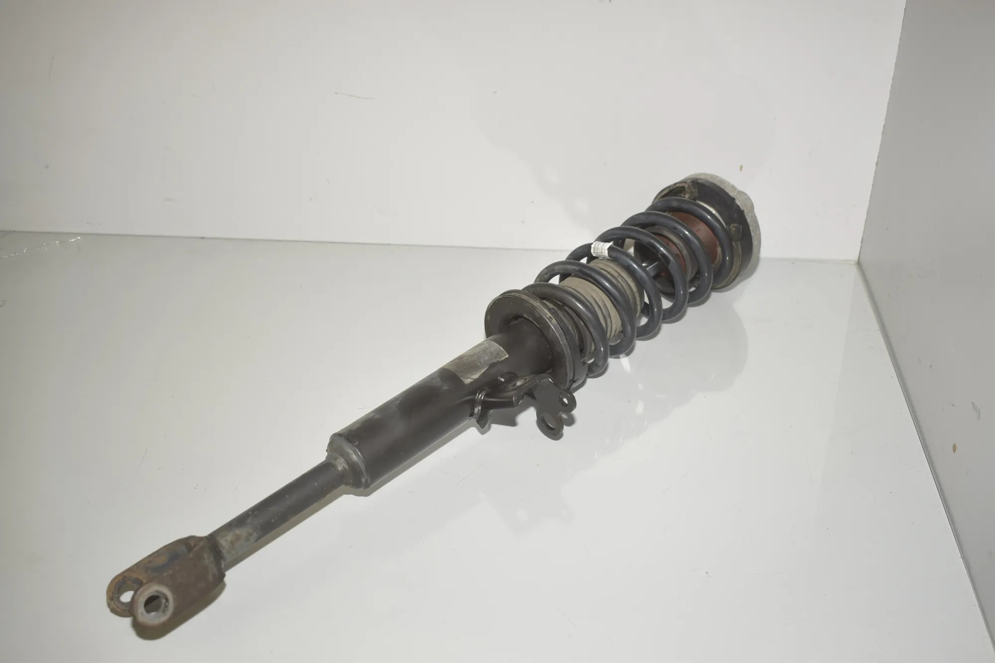 Front Left Shock Absorber – OEM 6777203 · BMW 5 (F10) 530 d 2012 – 2