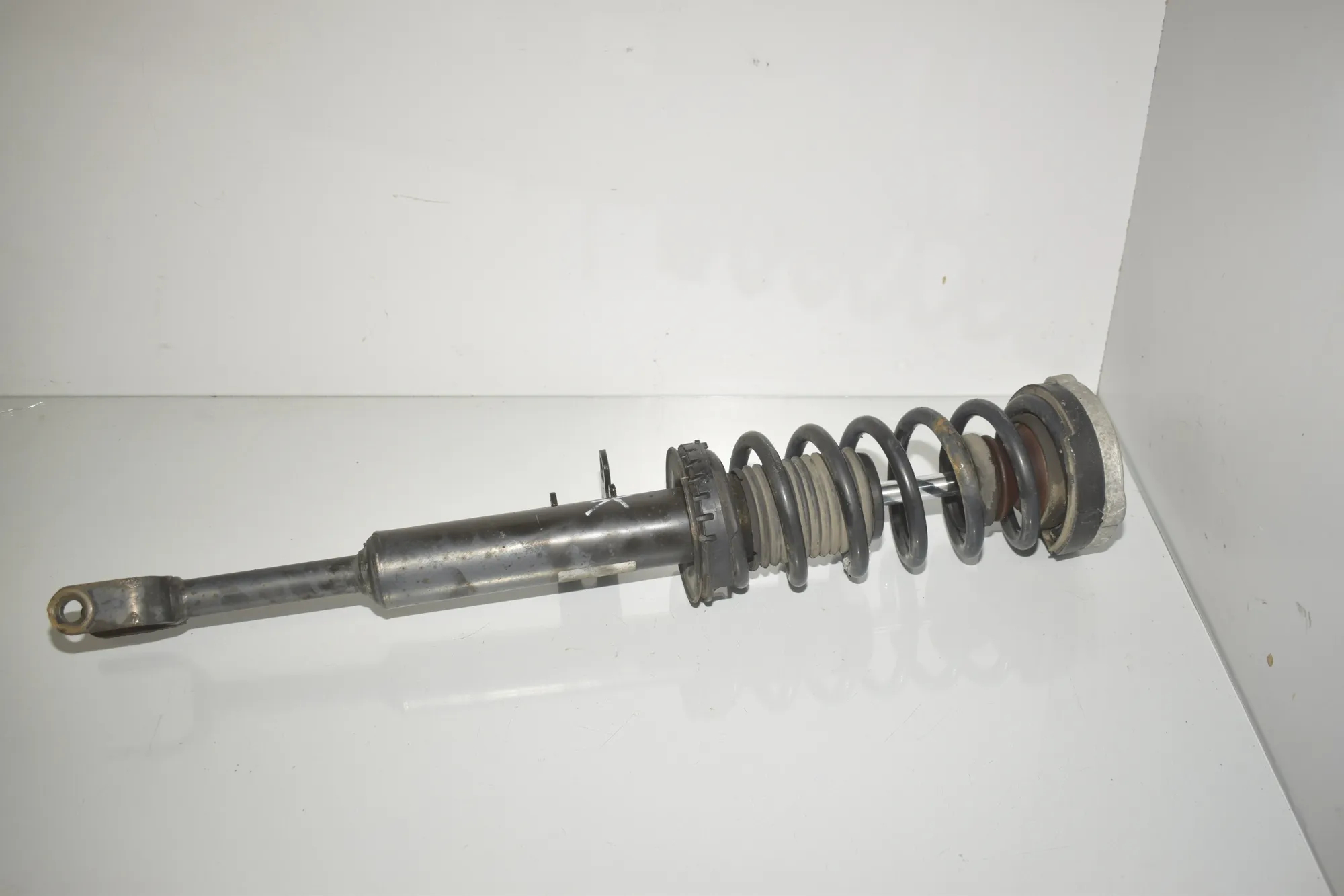 Front Left Shock Absorber – OEM 6777203 · BMW 5 (F10) 530 d 2012 – 3