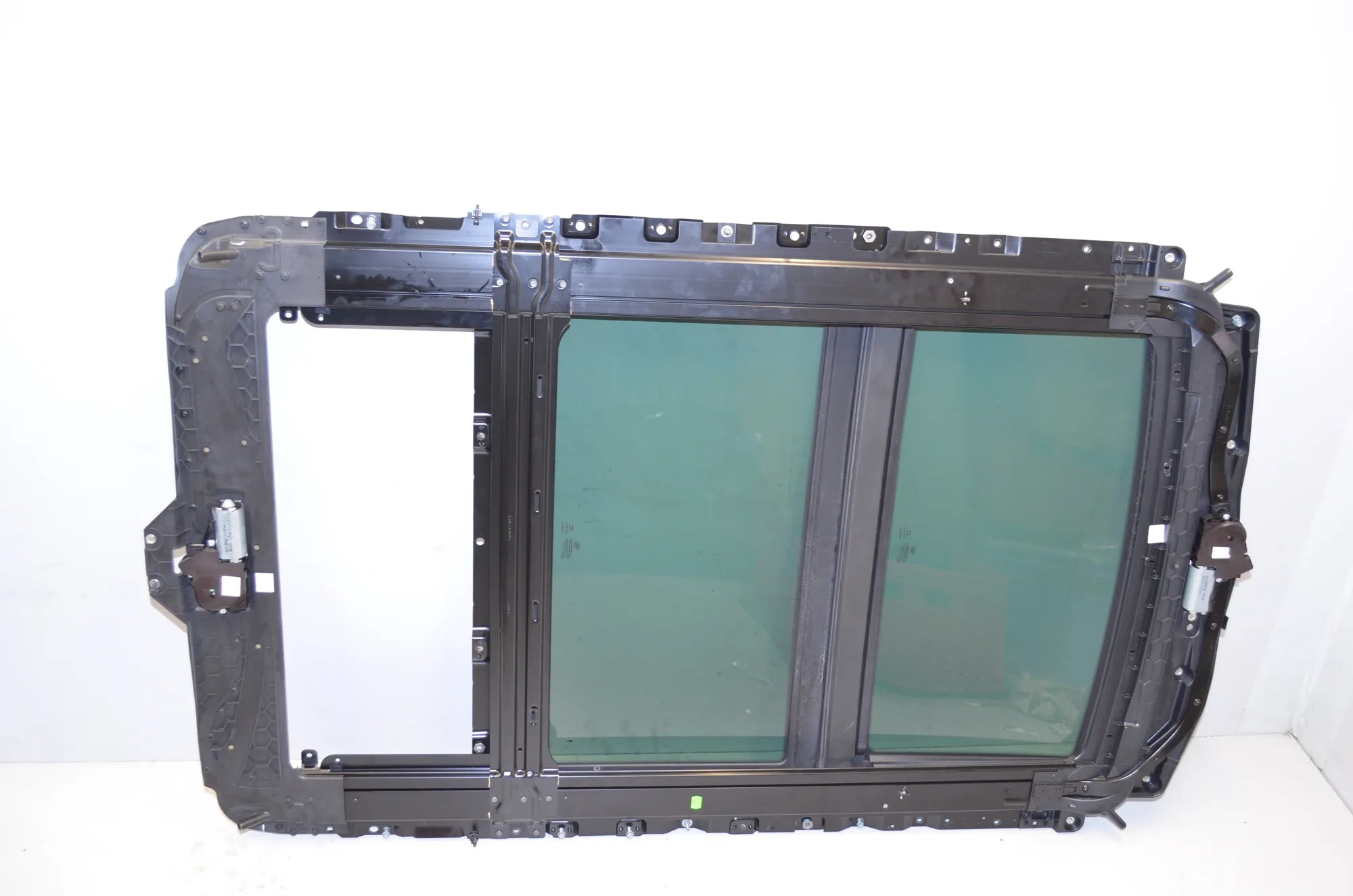 Sunroof – OEM 8038192 · BMW 5 Touring (F11) M 550 d xDrive 2014 – 4
