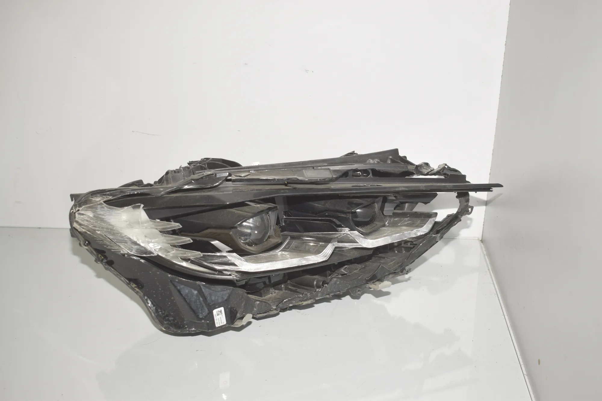 Front Right Headlight – OEM 9505110 · BMW i4 (G26) BMW i4 (G26) eDrive35 2023