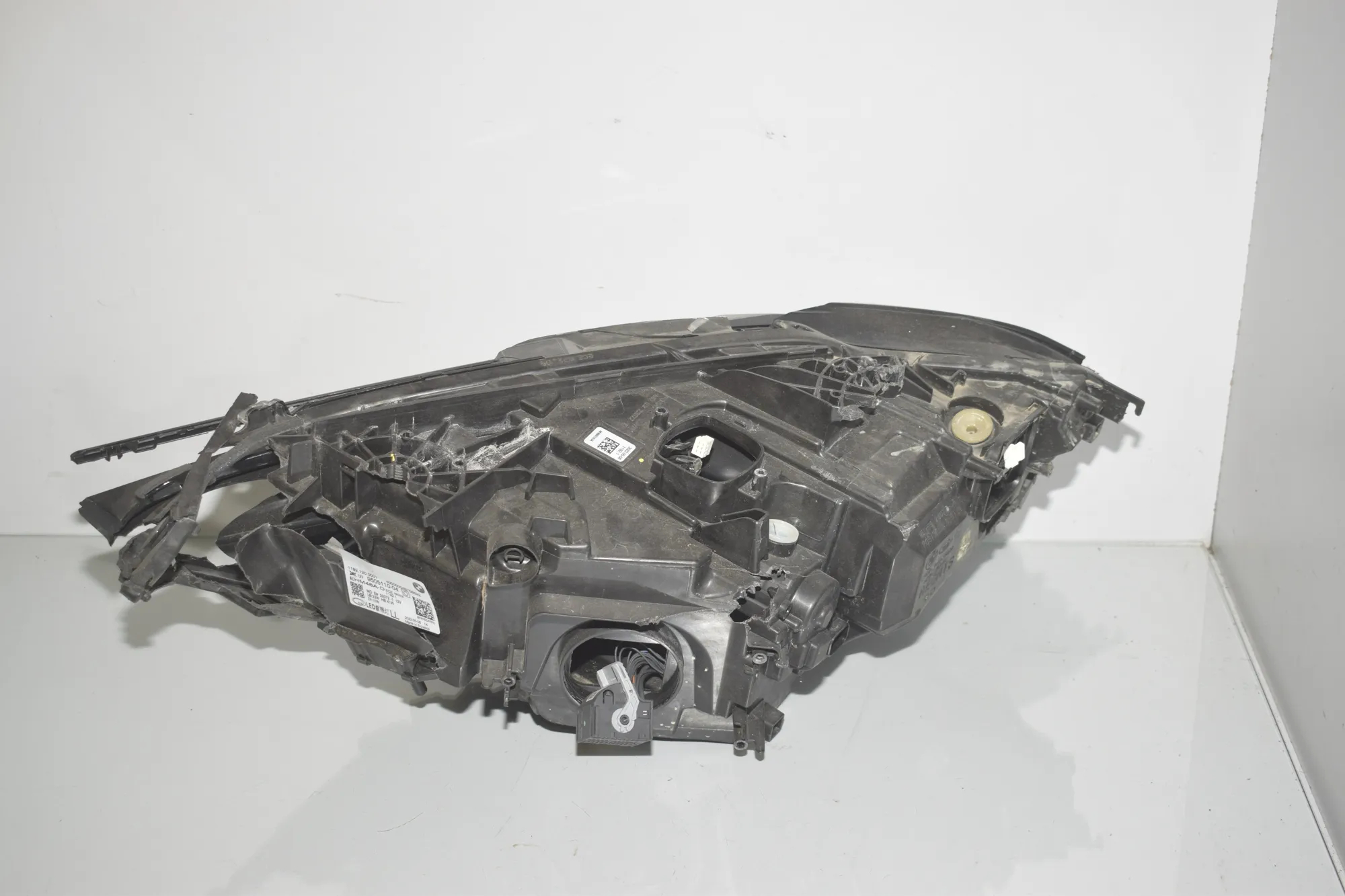 Front Right Headlight – OEM 9505110 · BMW i4 (G26) BMW i4 (G26) eDrive35 2023 – 3