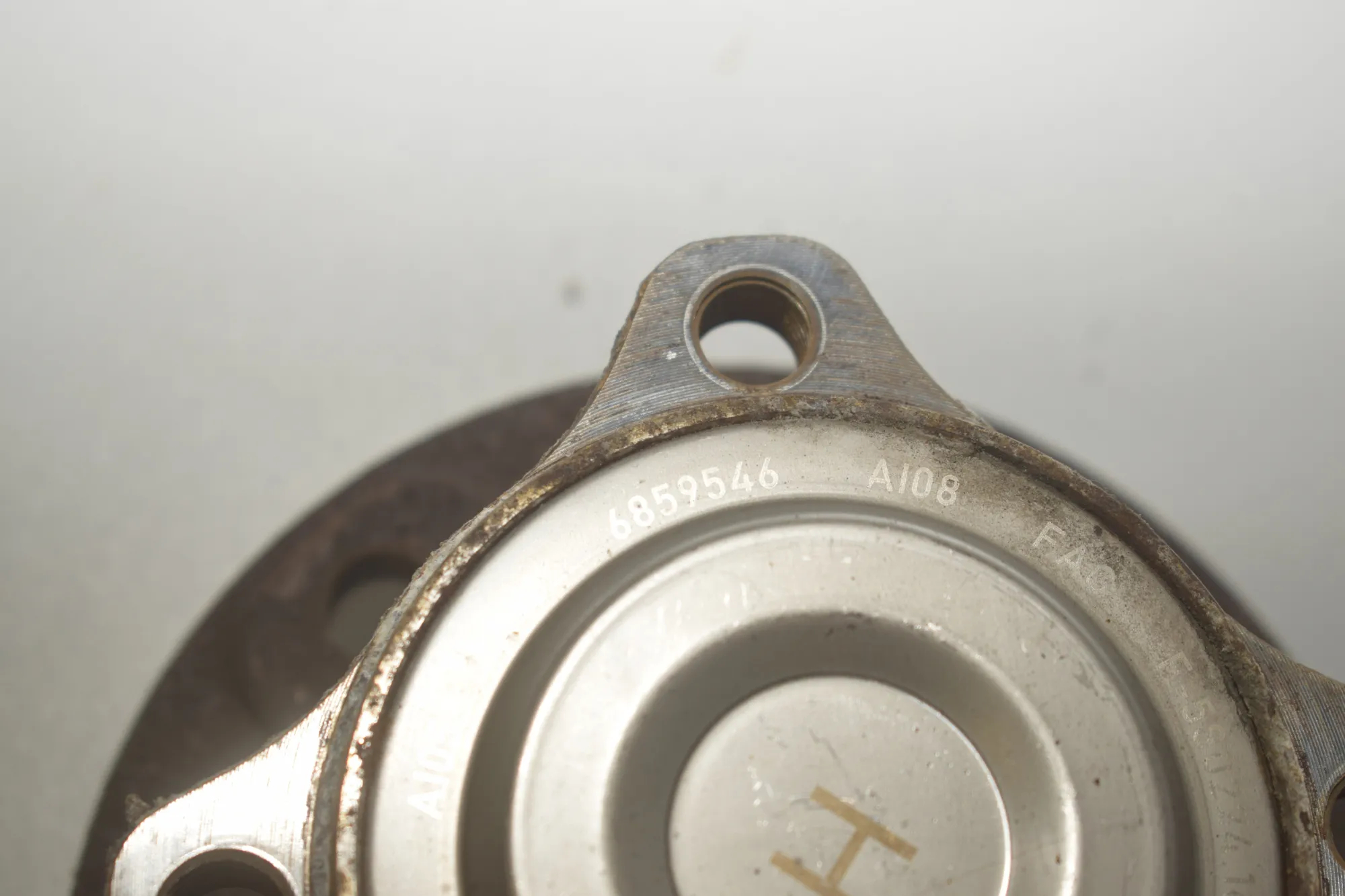 Front Right Wheel Bearing – OEM 6859546 · BMW i3 (I01) Electric 2019 – 4