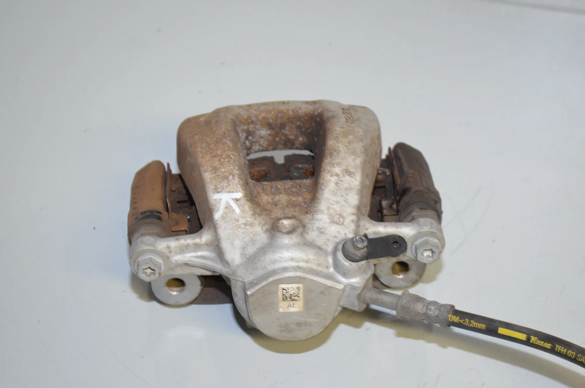 Front Left Brake Caliper – OEM 6860269 · BMW i3 (I01) Electric 2019 – 2