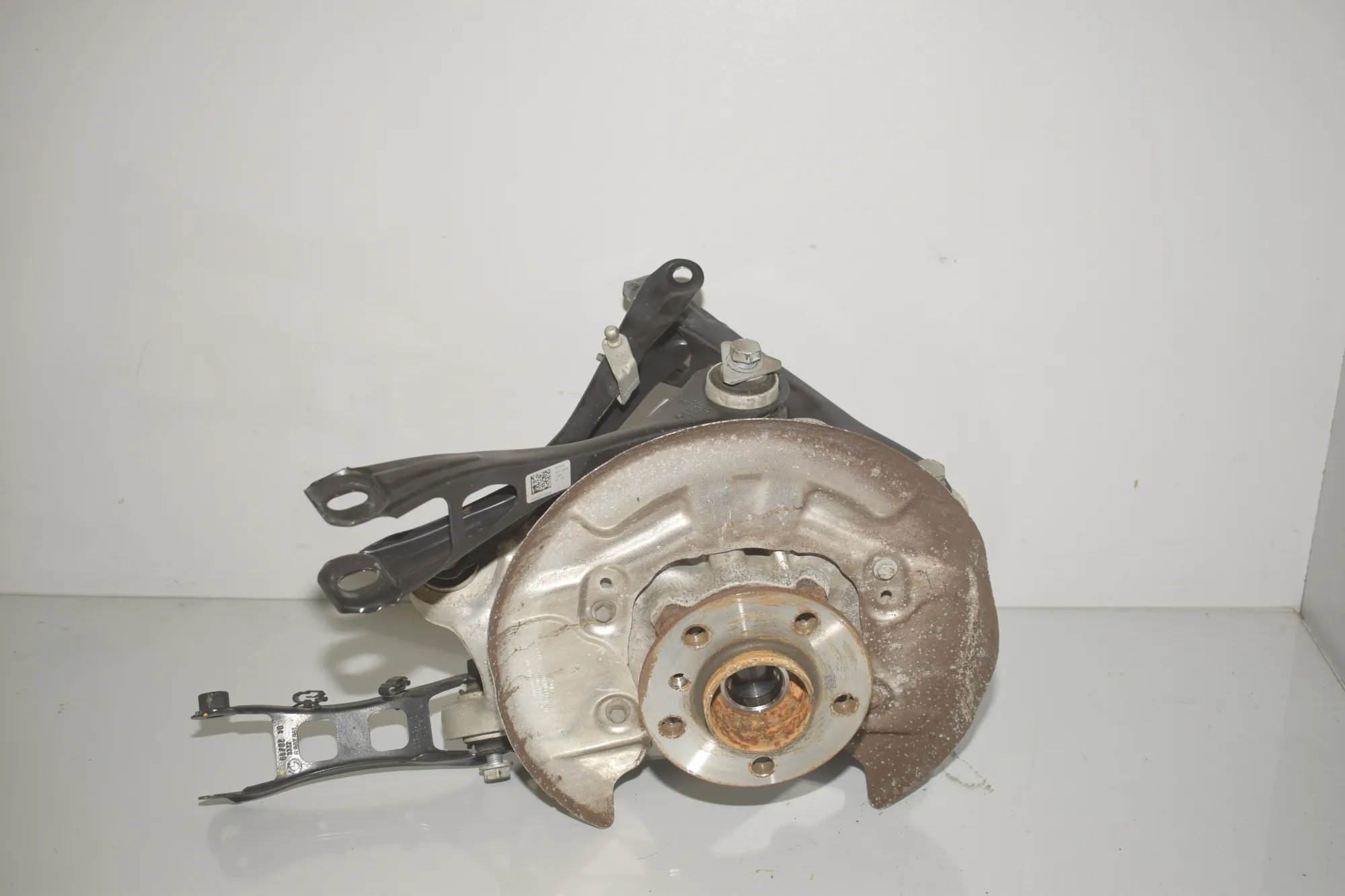 Rear Left Wheel Hub Spindle – OEM 6852269 · BMW i3 (I01) Electric 2019 – 5