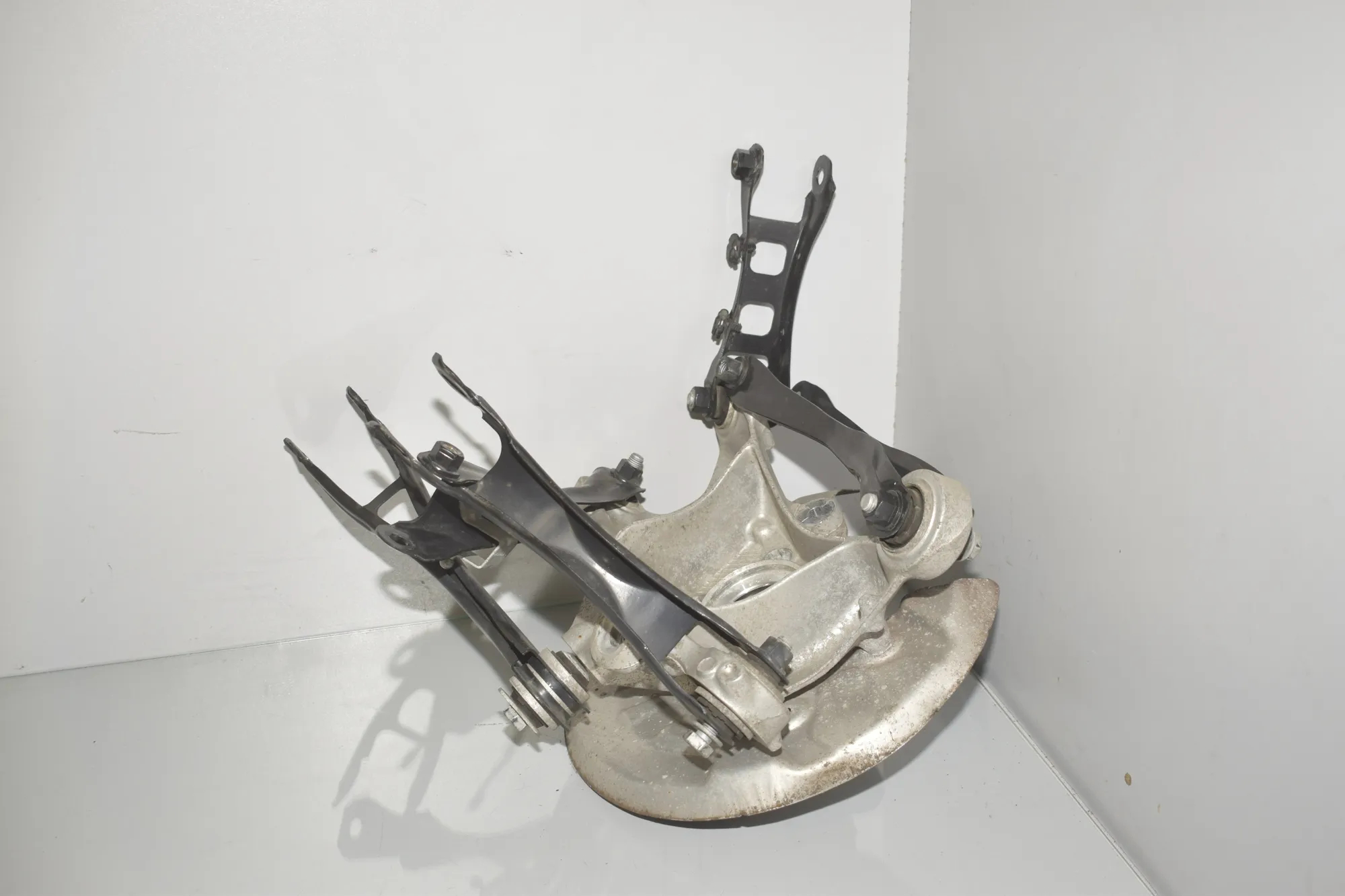 Rear Left Wheel Hub Spindle – OEM 6852269 · BMW i3 (I01) Electric 2019 – 2