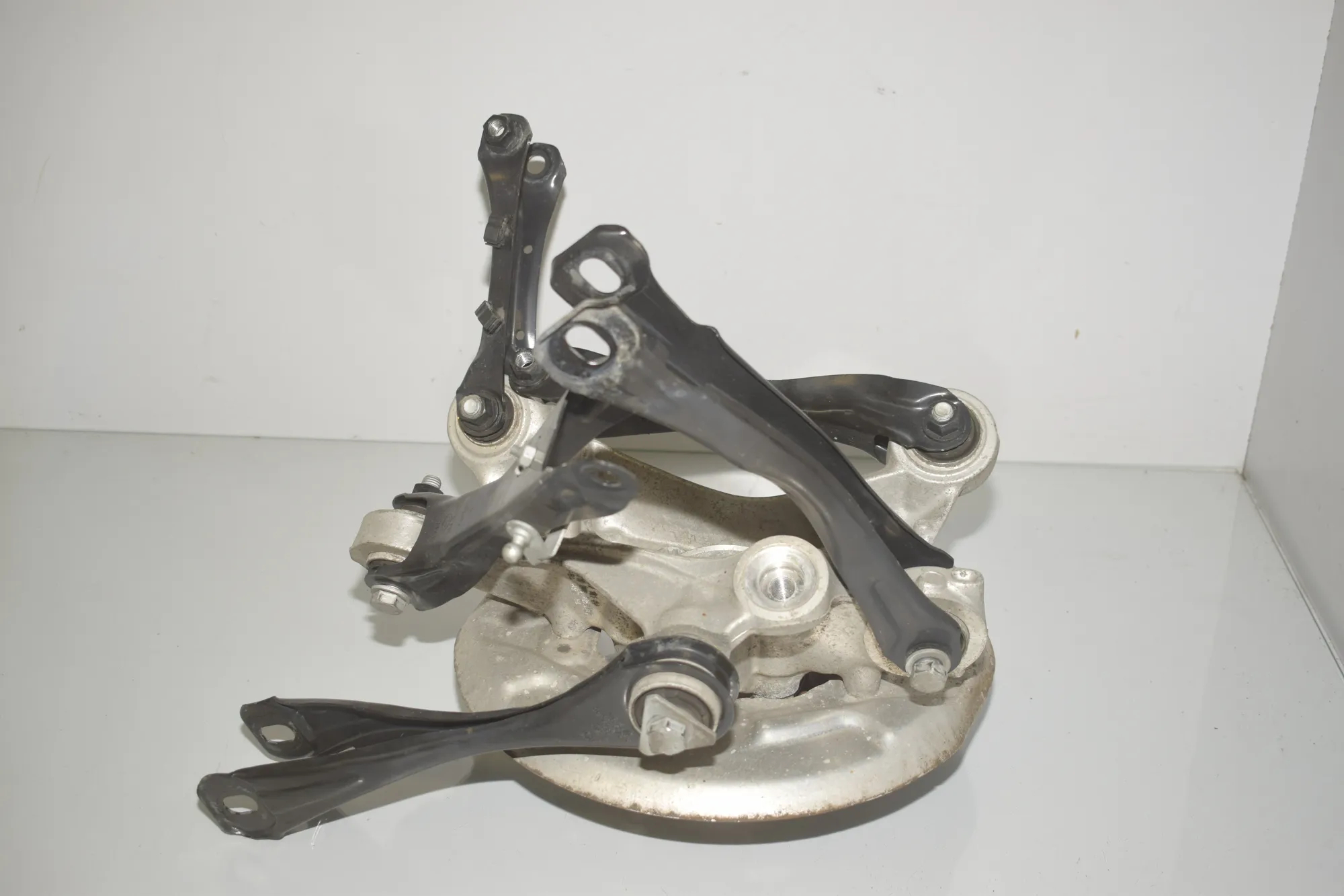 Rear Left Wheel Hub Spindle – OEM 6852269 · BMW i3 (I01) Electric 2019 – 3
