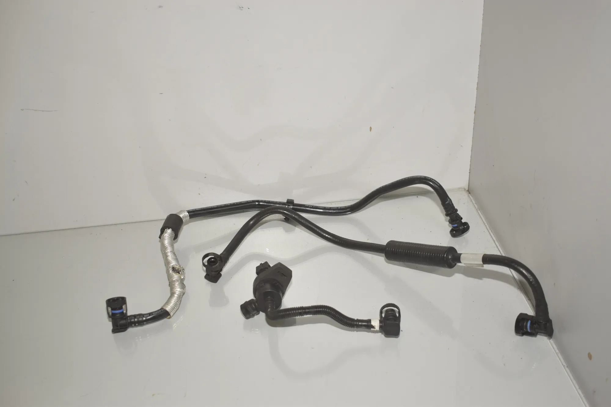 Vacuum Tube – OEM 7572237 · BMW 5 Touring (F11) 523 i 2011 – 5
