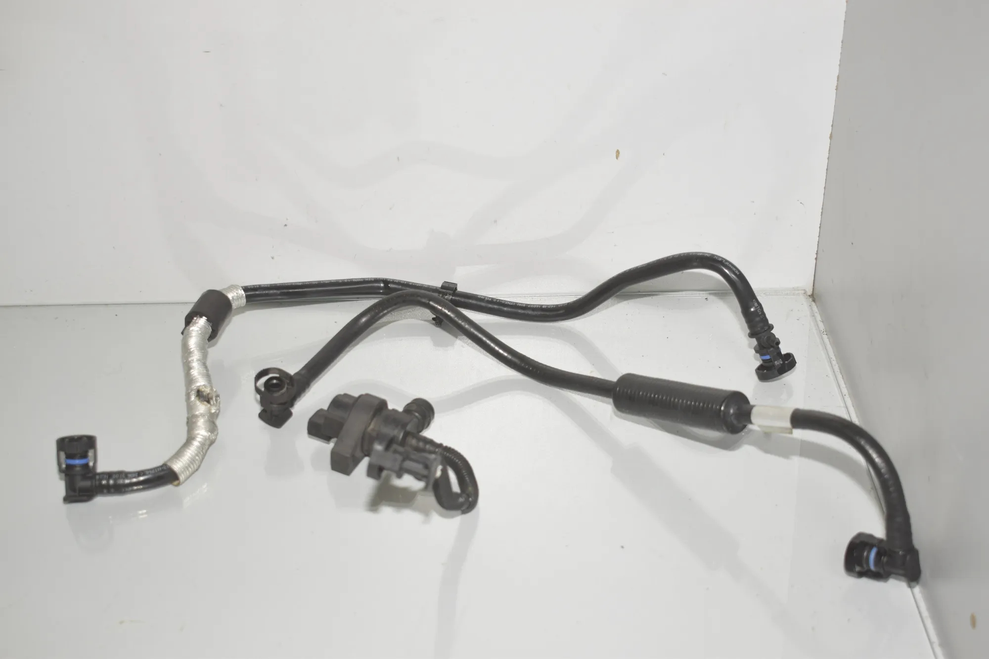 Vacuum Tube – OEM 7572237 · BMW 5 Touring (F11) 523 i 2011 – 4