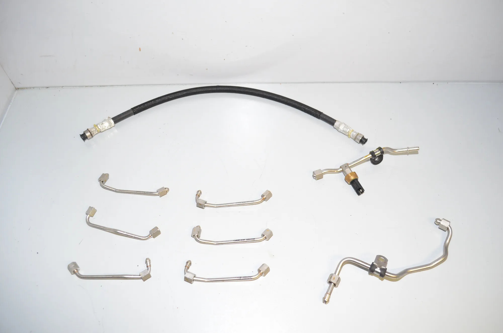 Fuel Pipe – OEM 13537595612 · BMW 5 Touring (F11) 523 i 2011 – 2