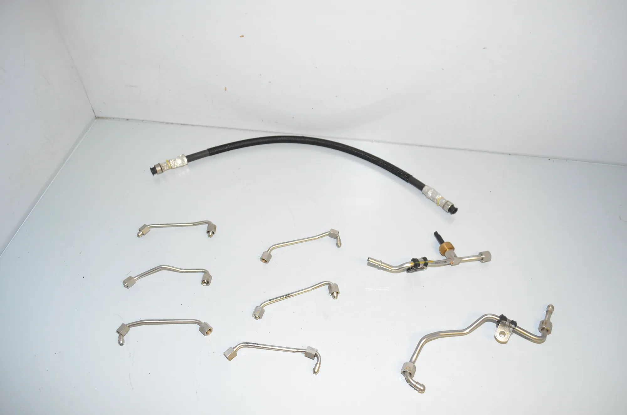 Fuel Pipe – OEM 13537595612 · BMW 5 Touring (F11) 523 i 2011 – 3