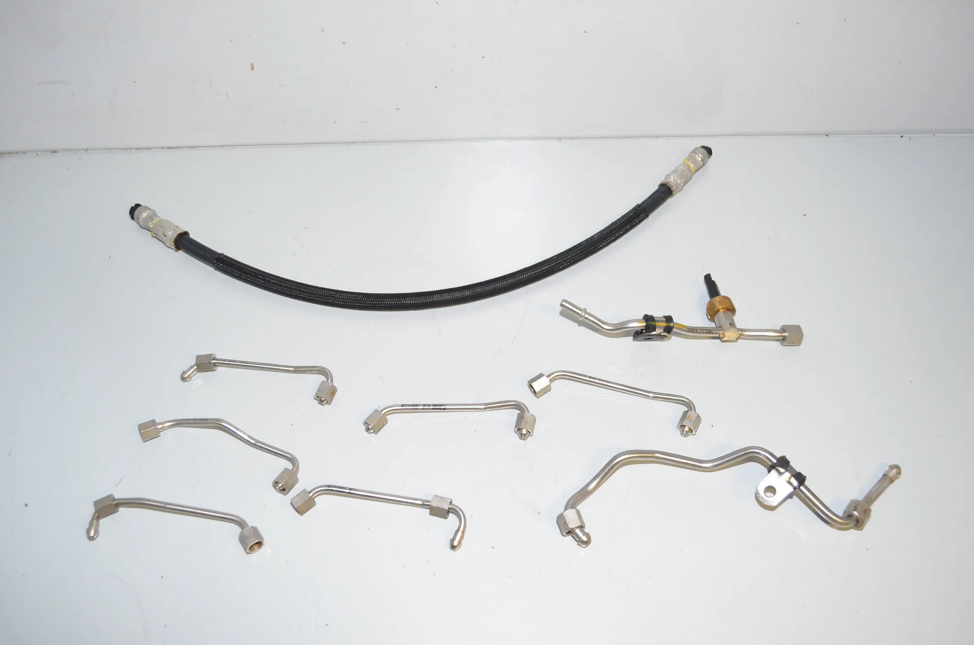 Fuel Pipe – OEM 13537595612 · BMW 5 Touring (F11) 523 i 2011