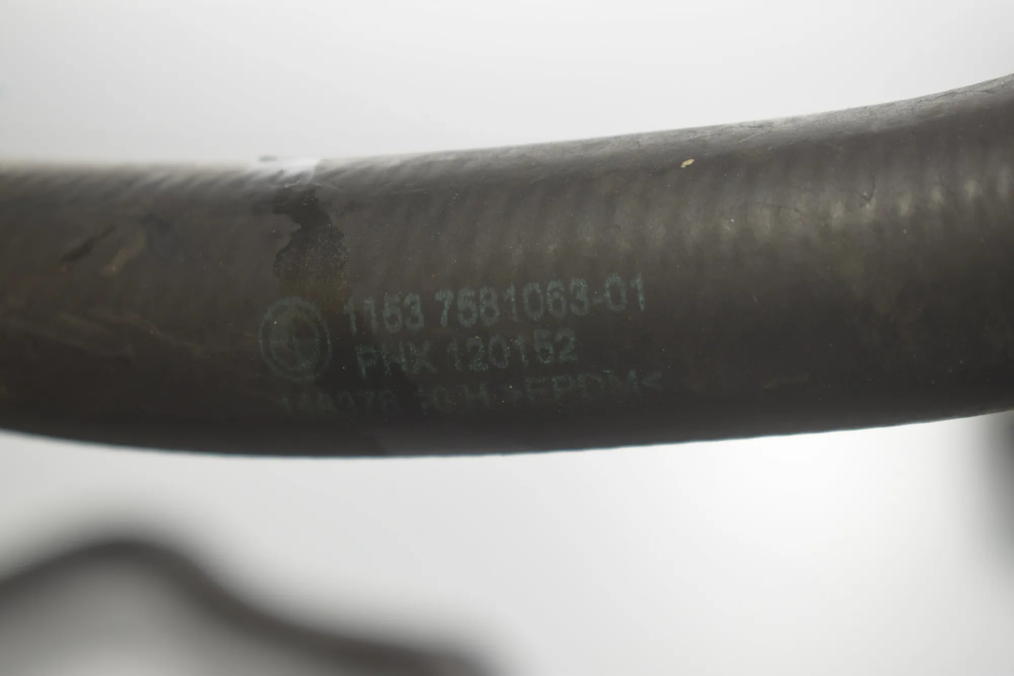 Coolant Hose Pipe – OEM 7581872 · BMW 5 Touring (F11) 523 i 2011 – 4