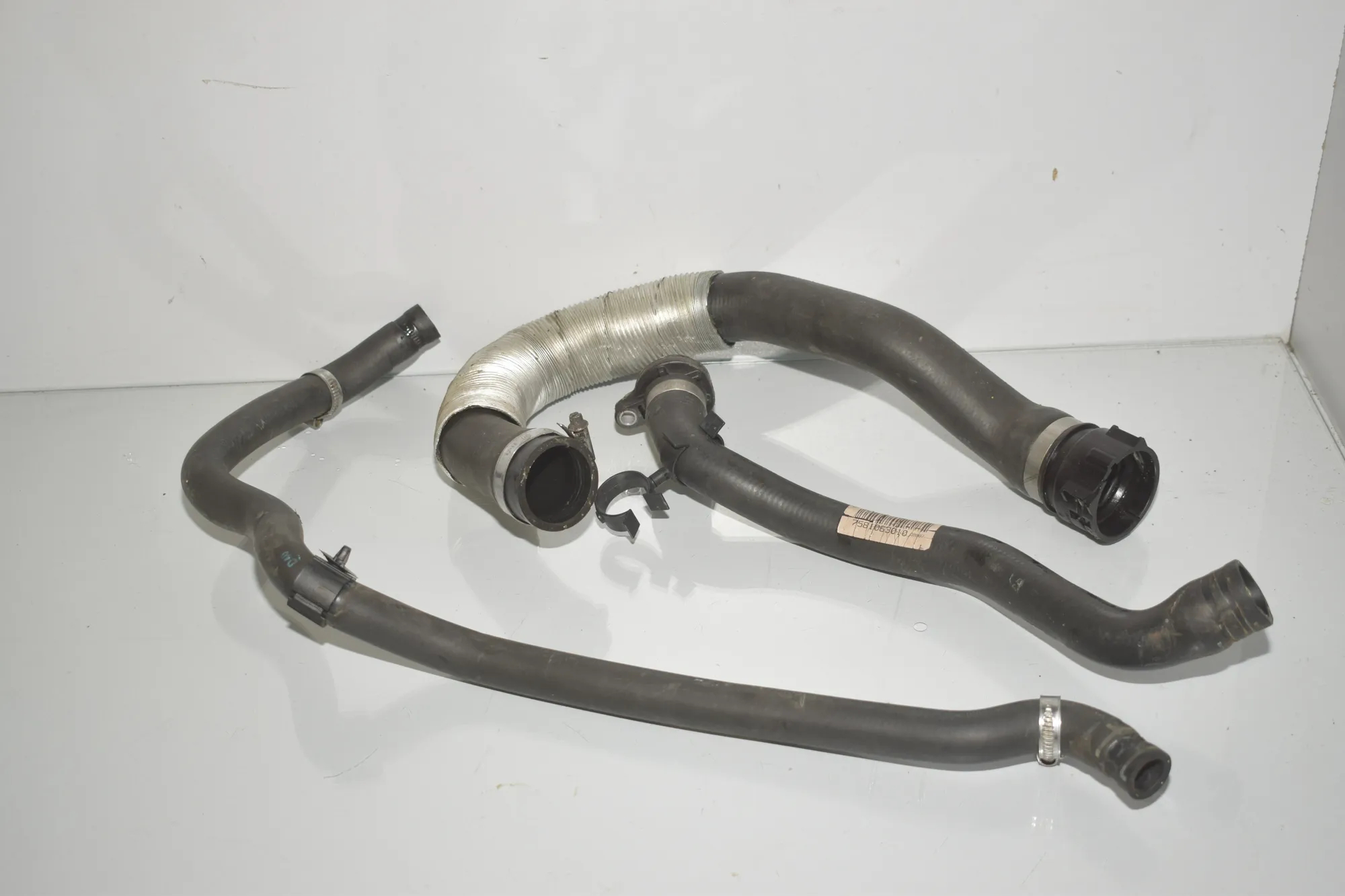 Coolant Hose Pipe – OEM 7581872 · BMW 5 Touring (F11) 523 i 2011