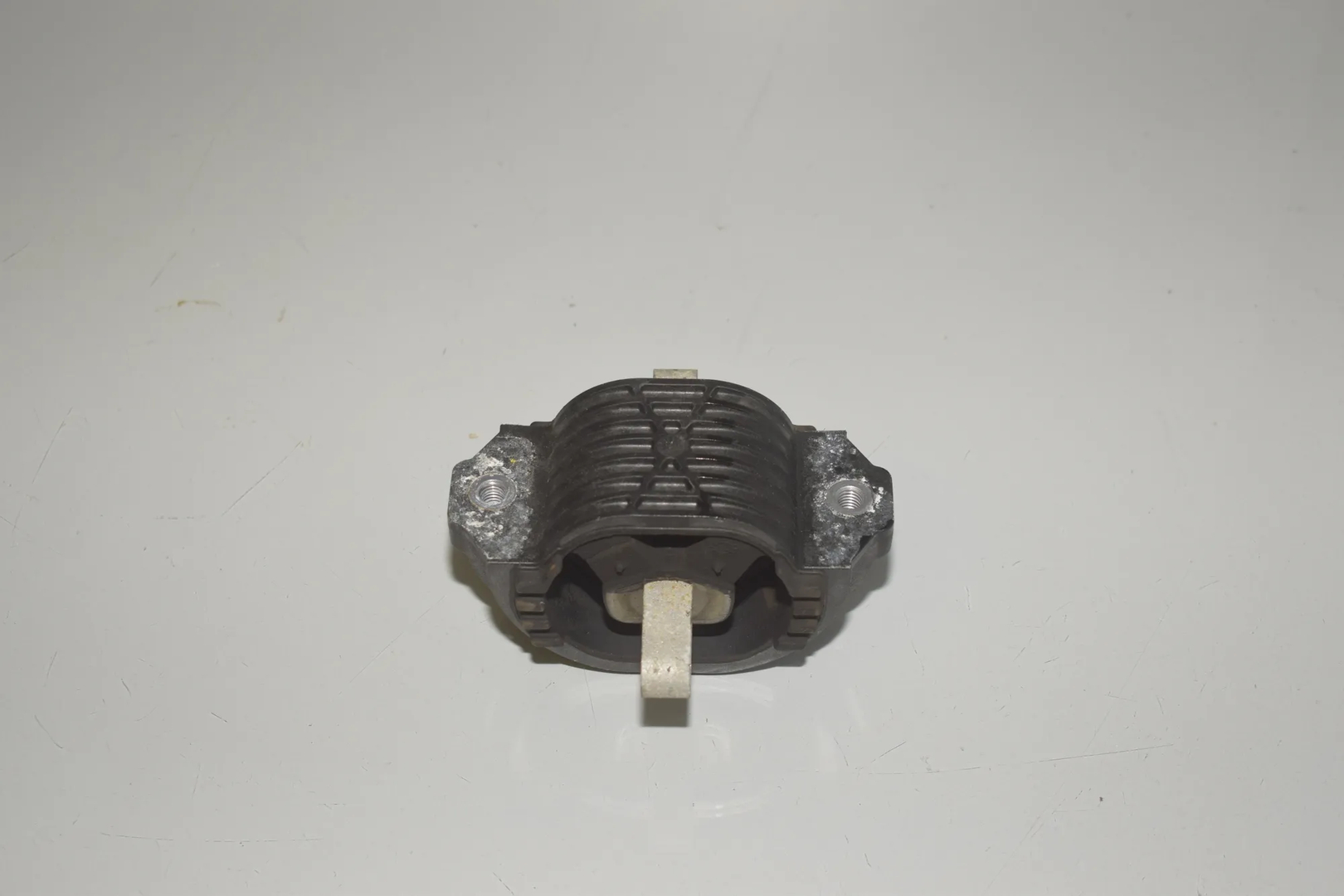 Gearbox Mount – OEM 6775916 · BMW 5 Touring (F11) 523 i 2011 – 3