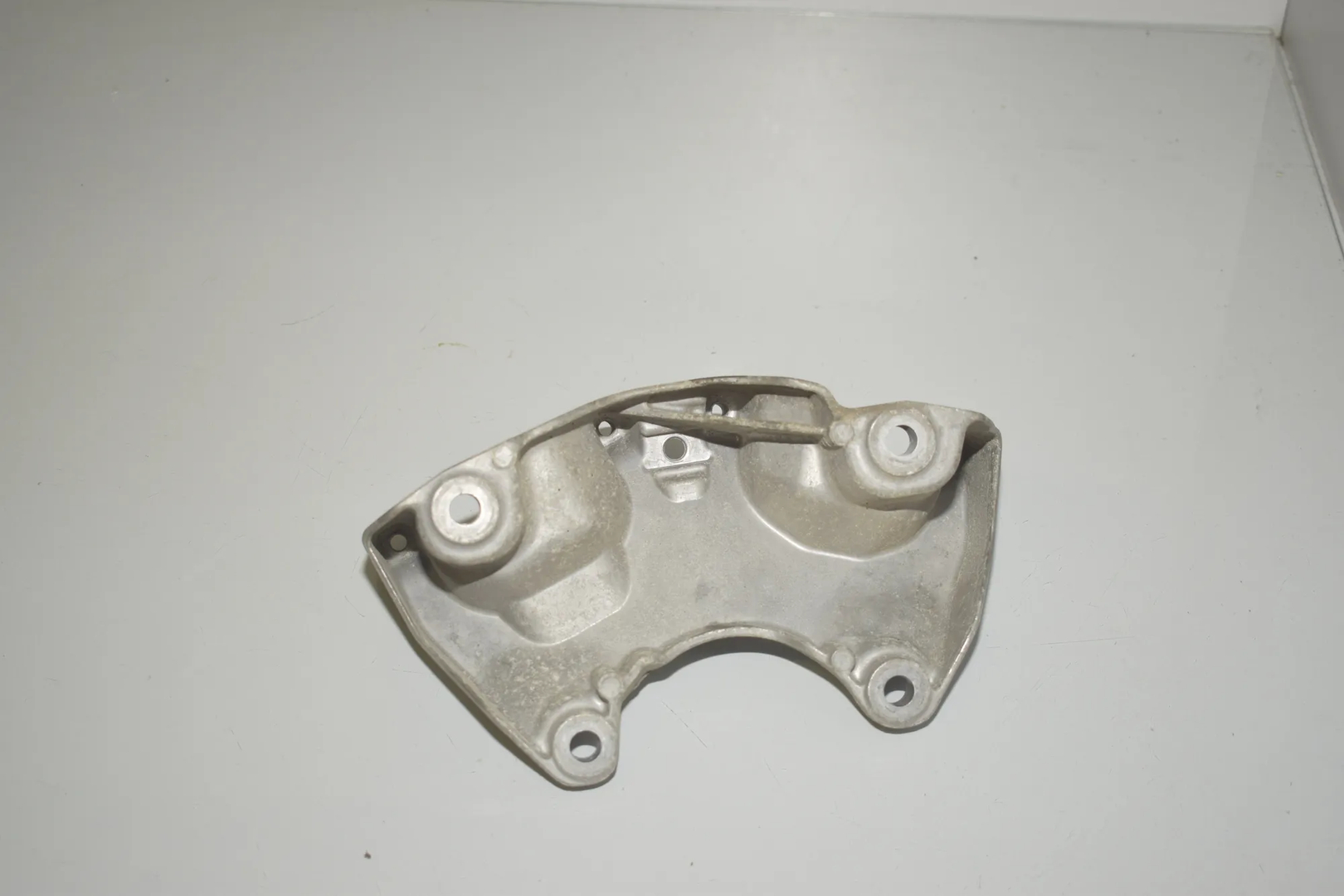Gearbox Mount Bracket – OEM 6777611 · BMW 5 Touring (F11) 523 i 2011 – 4