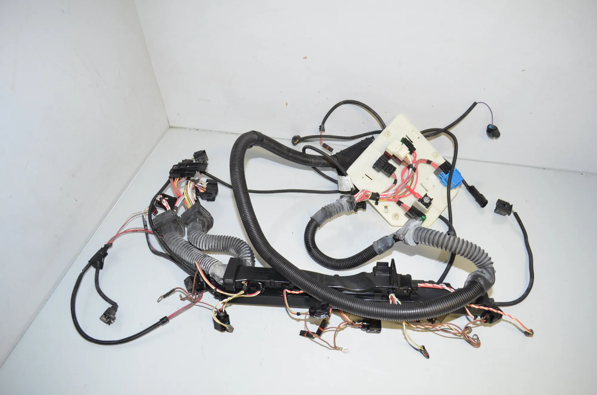 Engine Cable Harness – OEM 7599839 · BMW 5 Touring (F11) 523 i 2011 – 2