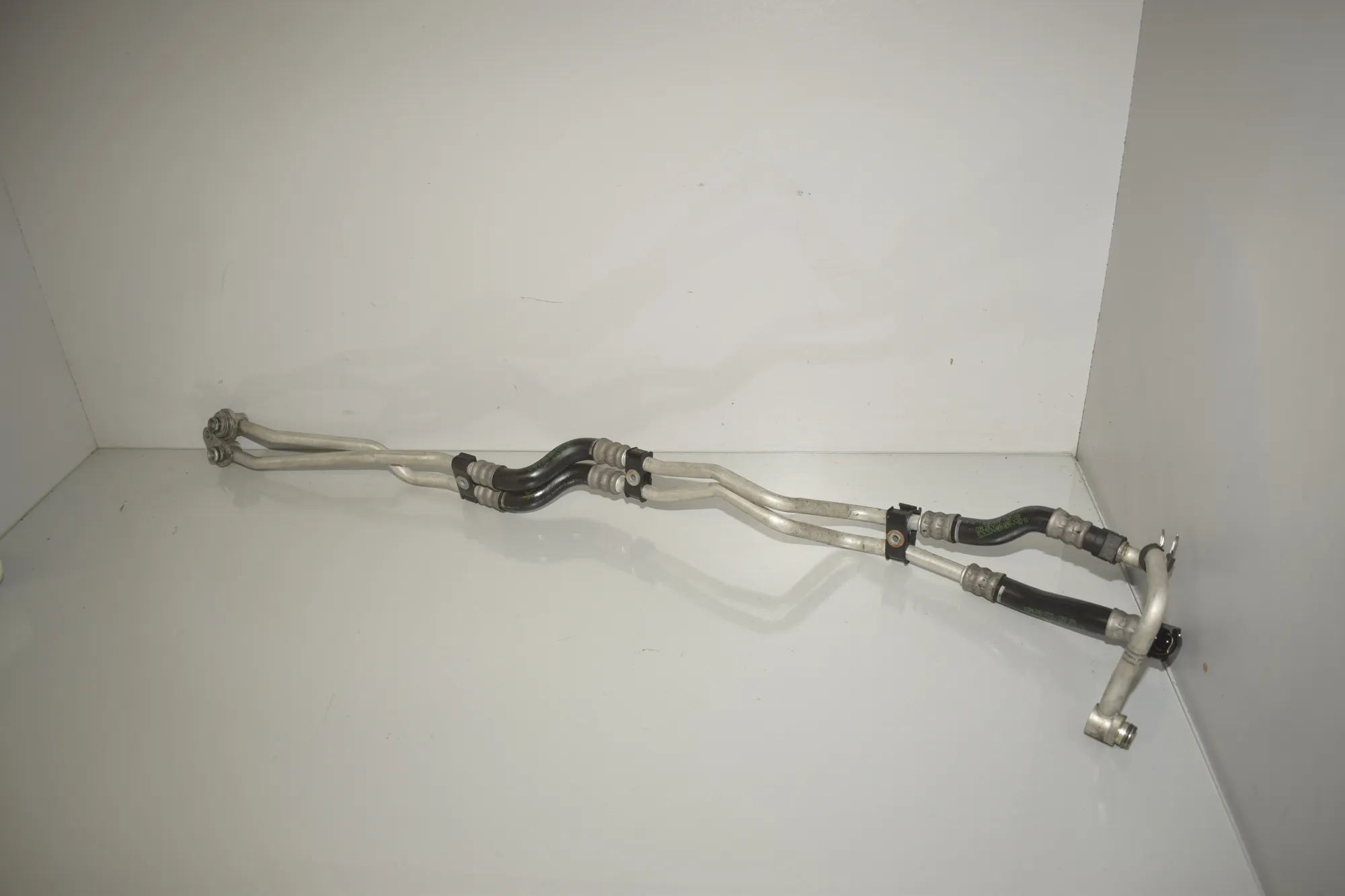 Other tubes – OEM 7593141 · BMW 5 Touring (F11) 523 i 2011 – 3
