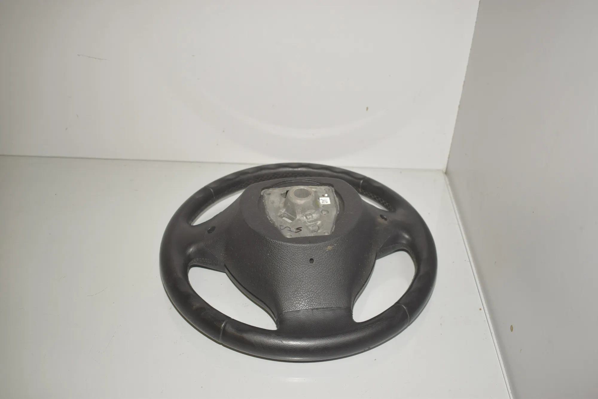 Steering Wheel – OEM 9401690 · BMW 5 Touring (F11) 523 i 2011 – 4