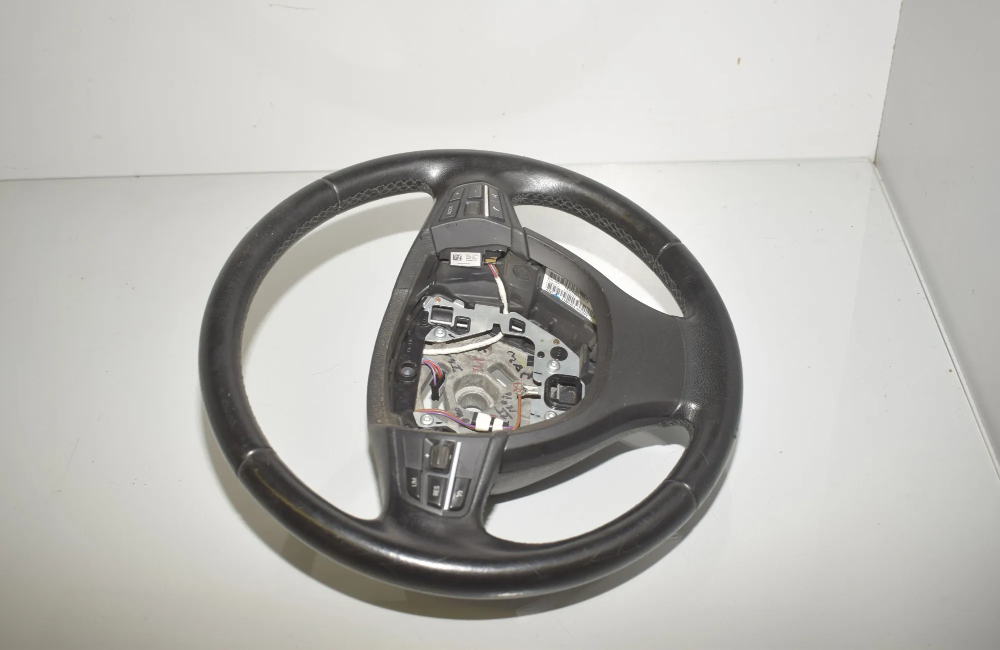 Steering Wheel – OEM 9401690 · BMW 5 Touring (F11) 523 i 2011 – 3