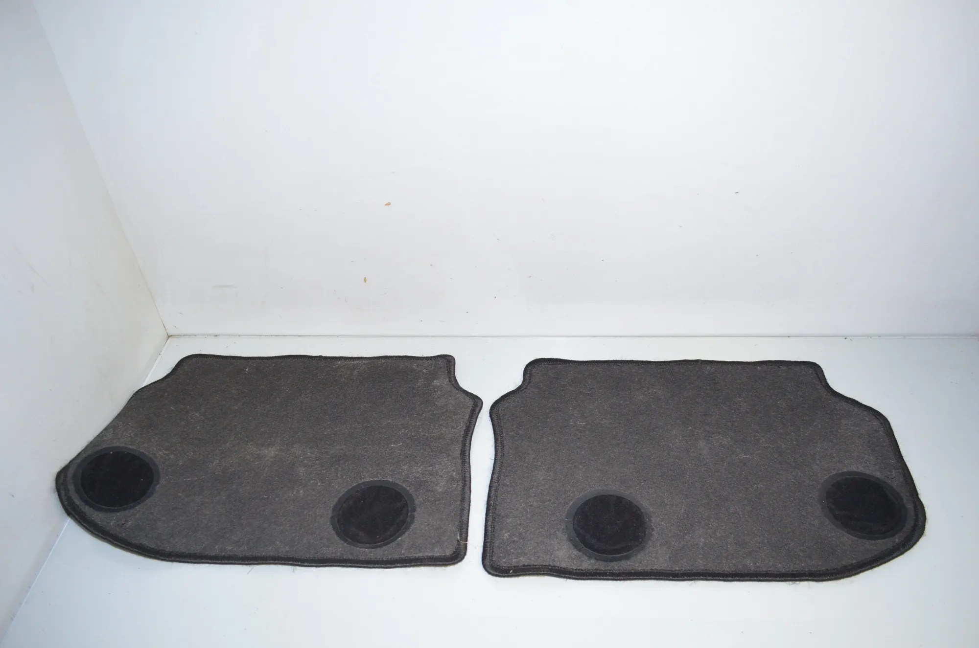 Floor Mat Set – OEM 7220450 · BMW 5 Touring (F11) 530 d xDrive 2011 – 5