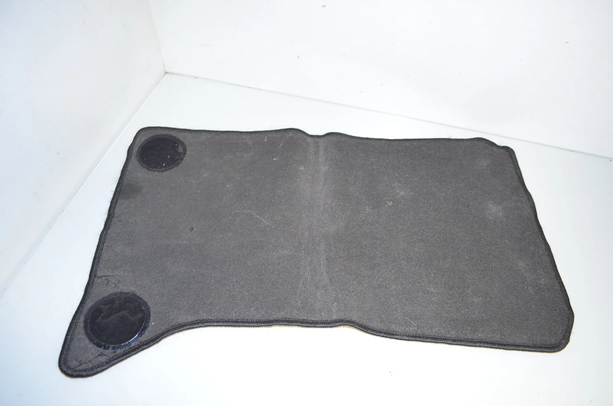 Floor Mat Set – OEM 7220450 · BMW 5 Touring (F11) 530 d xDrive 2011 – 3
