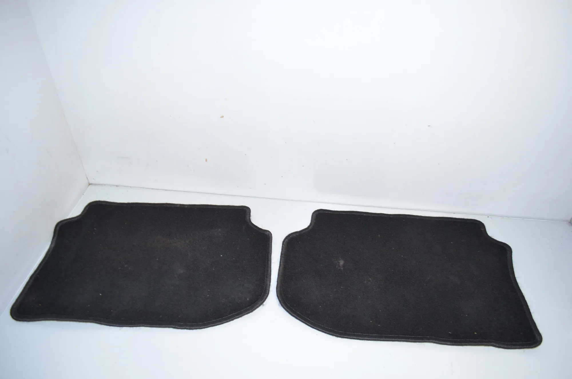 Floor Mat Set – OEM 7220450 · BMW 5 Touring (F11) 530 d xDrive 2011 – 4