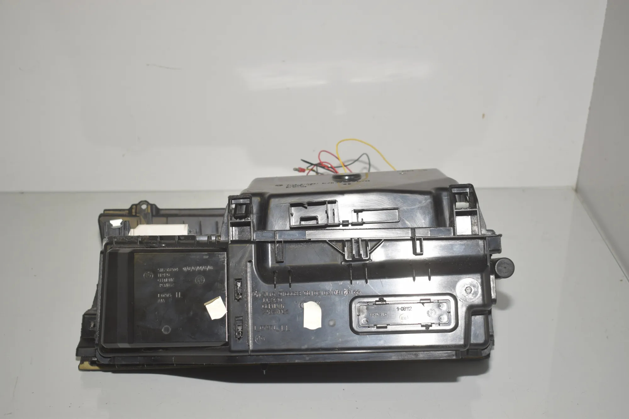 Glove Compartment – OEM 9205976 · BMW 5 Touring (F11) 530 d xDrive 2011 – 3