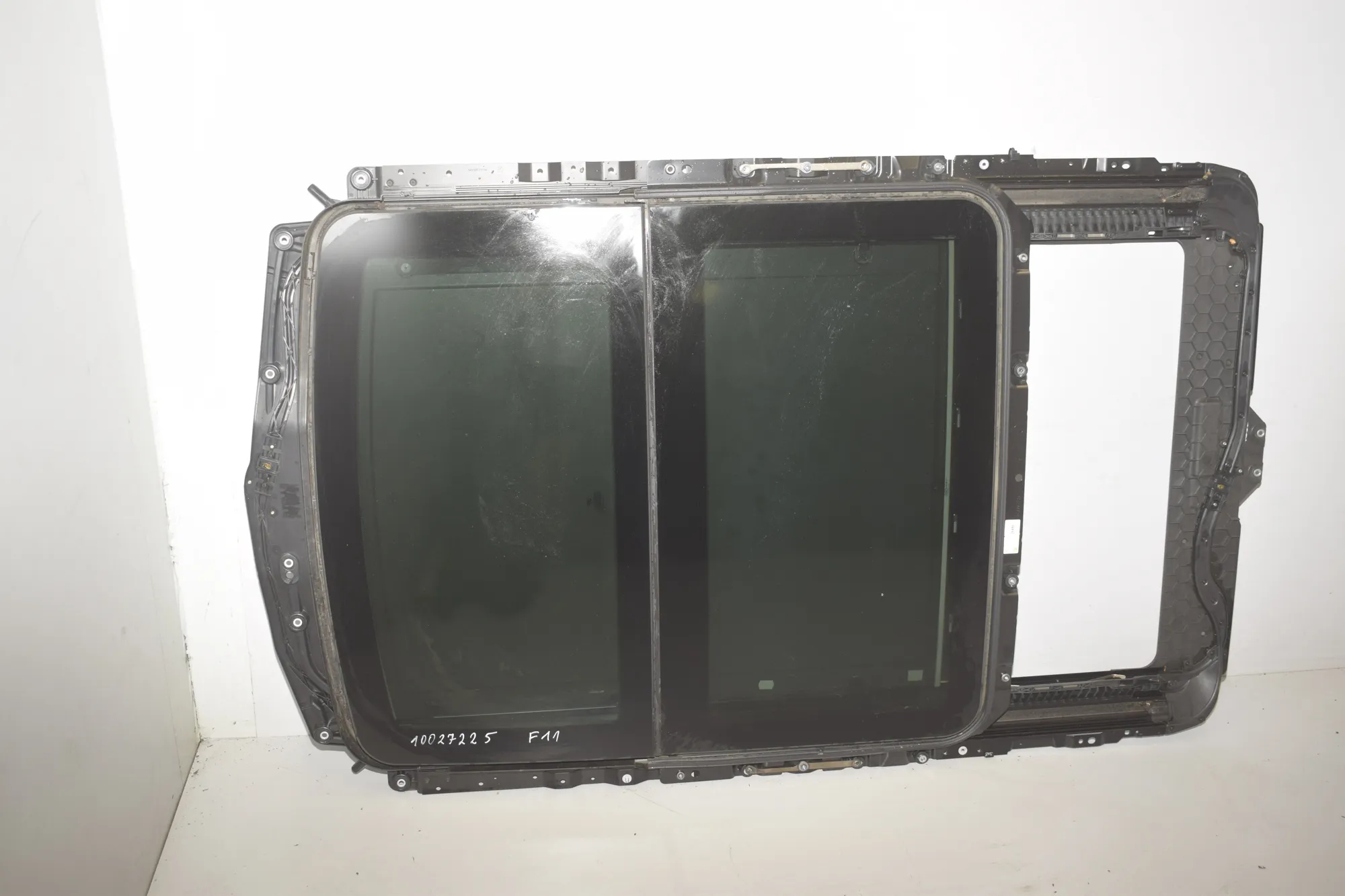 Sunroof – OEM 54107237960 · BMW 5 Touring (F11) 523 i 2011 – 2