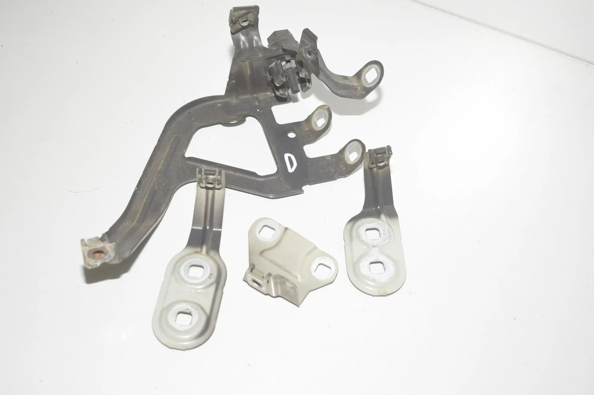 Front Right Fender Holder – OEM 7207204 · BMW 5 Touring (F11) 530 d xDrive 2011 – 2