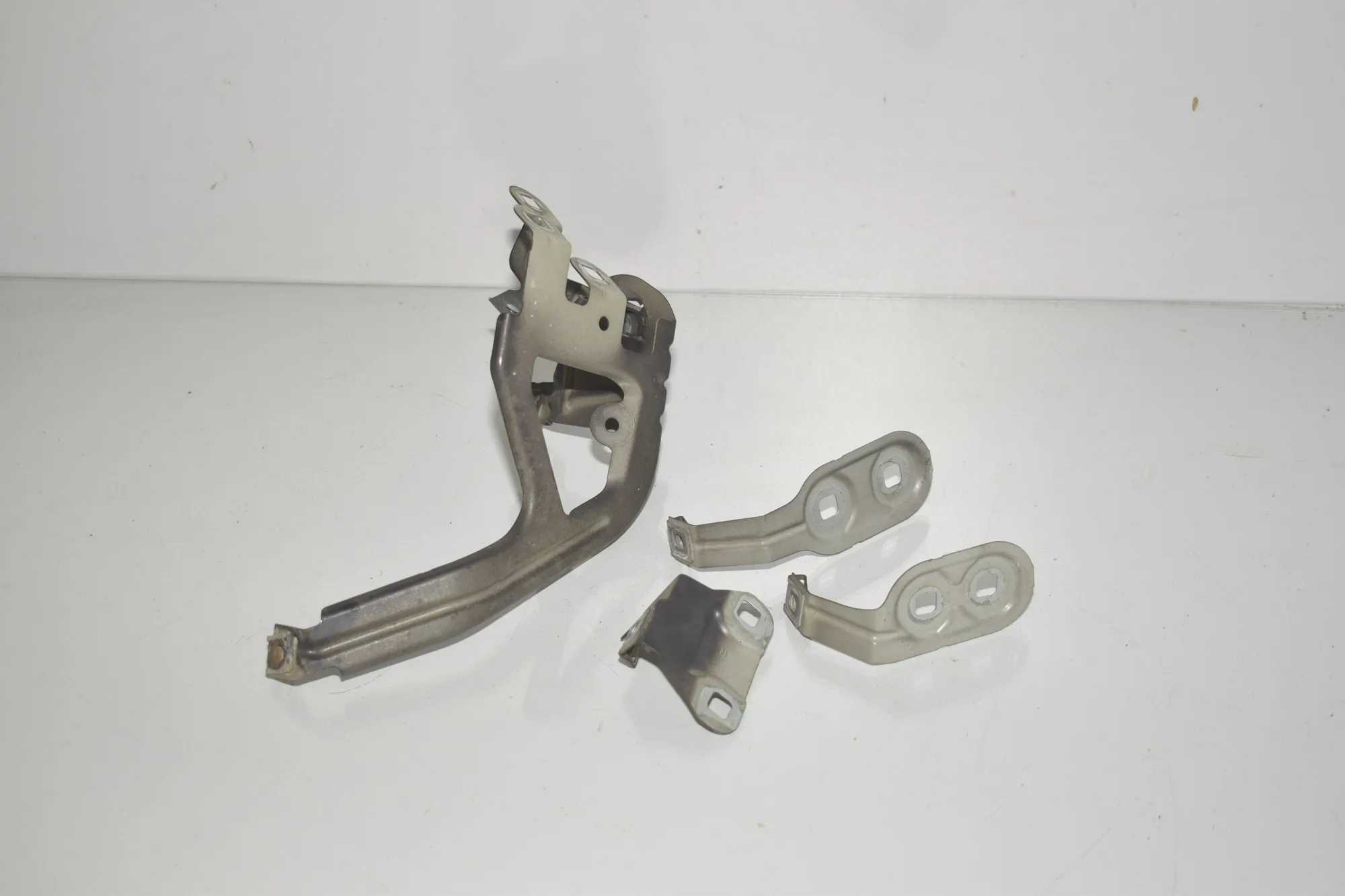 Front Right Fender Holder – OEM 7207204 · BMW 5 Touring (F11) 530 d xDrive 2011 – 4