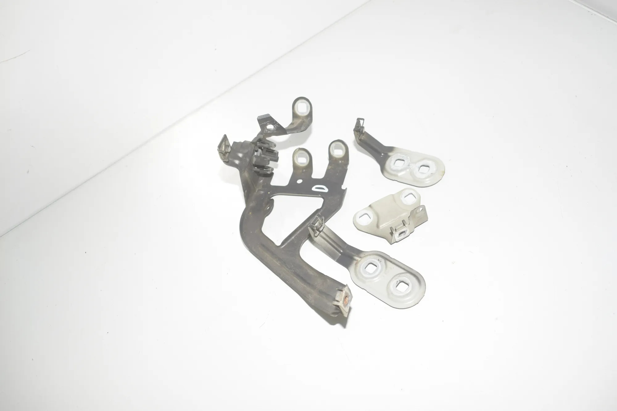 Front Right Fender Holder – OEM 7207204 · BMW 5 Touring (F11) 530 d xDrive 2011 – 3