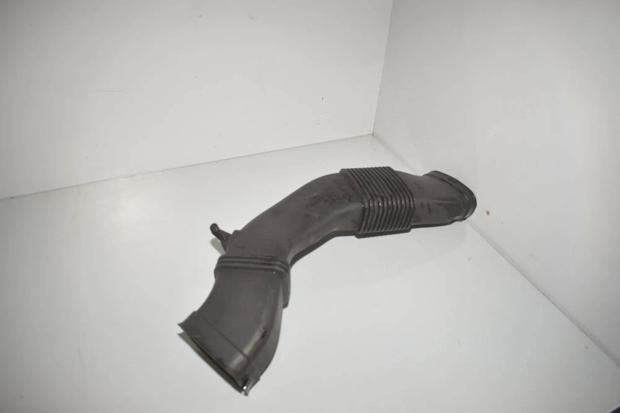 Air Intake Tube – OEM 8513454 · BMW 5 (F10) 530 d 2012 – 3