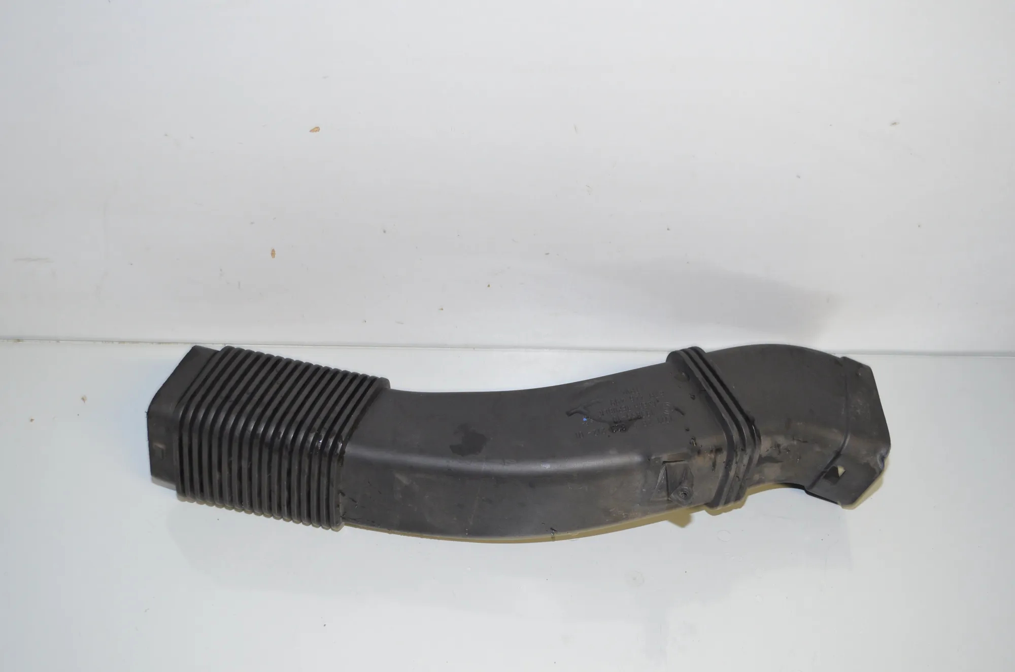 Air Intake Tube – OEM 7823212 · BMW 5 (F10) 530 d xDrive 2011 – 2