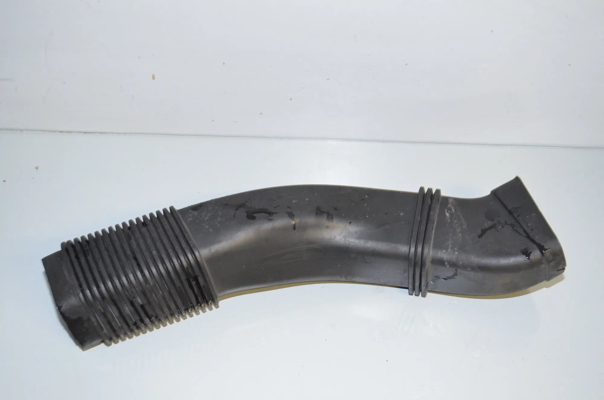 Air Intake Tube – OEM 7823212 · BMW 5 (F10) 530 d xDrive 2011 – 3