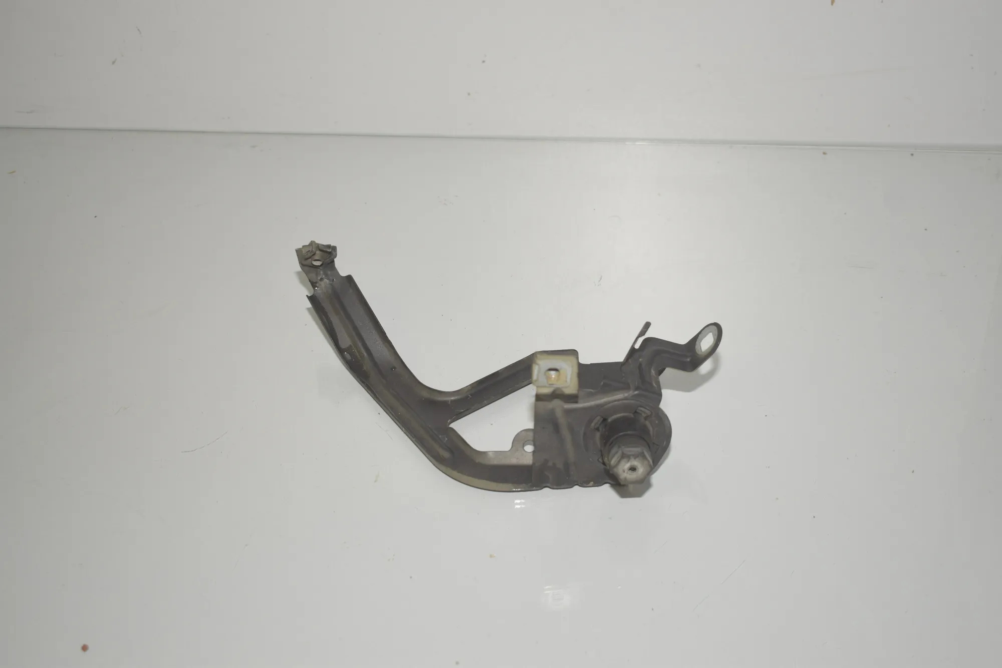Front Left Fender Holder – OEM 7207209 · BMW 5 Touring (F11) 523 i 2011