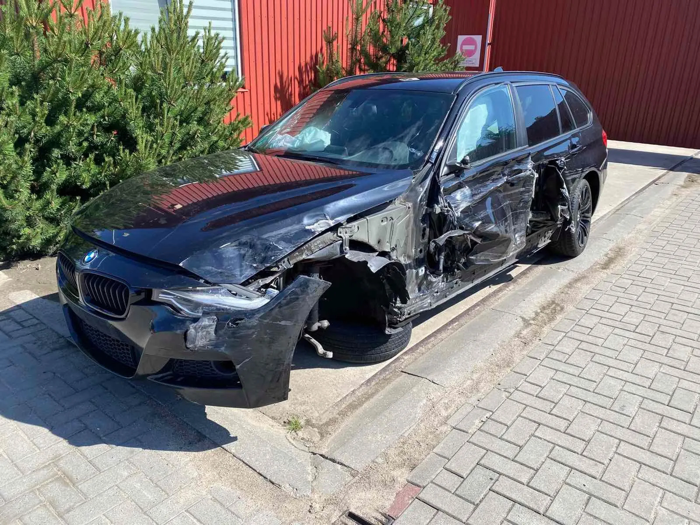 Brake Servo Booster – OEM 6798424 · BMW 3 Touring (F31) 330 d 2013 – 7