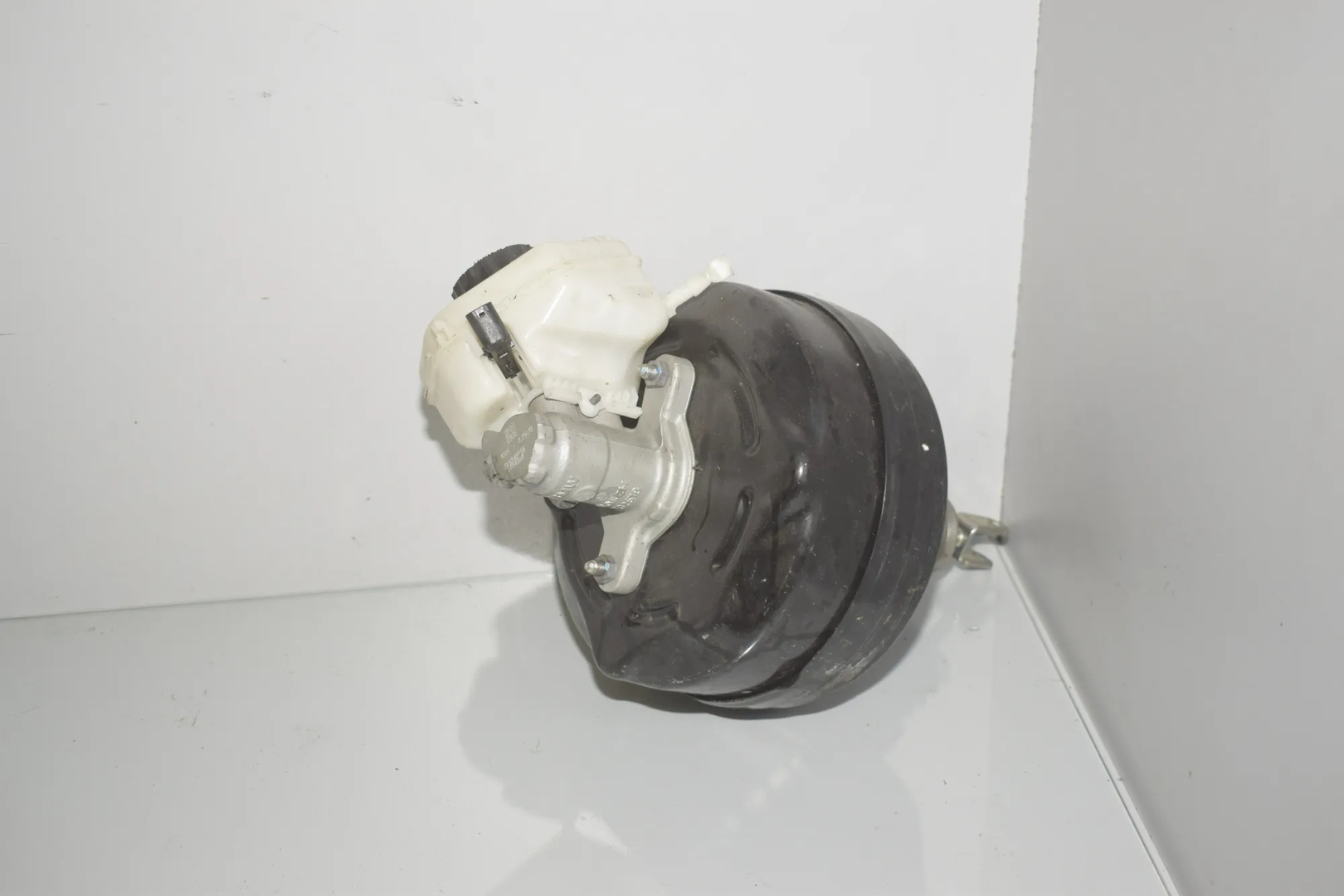 Brake Servo Booster – OEM 6798424 · BMW 3 Touring (F31) 330 d 2013 – 3
